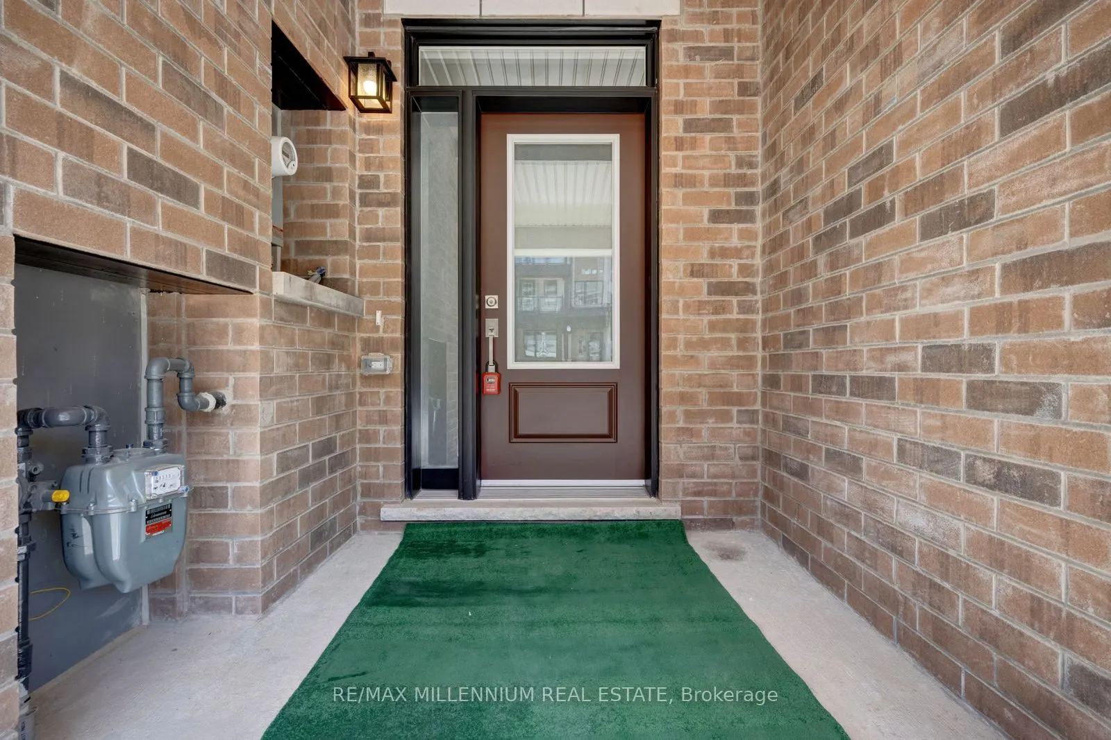 10 Thornbird Crescent #Main