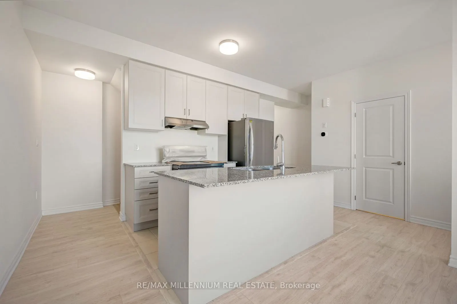 10 Thornbird Crescent #Main