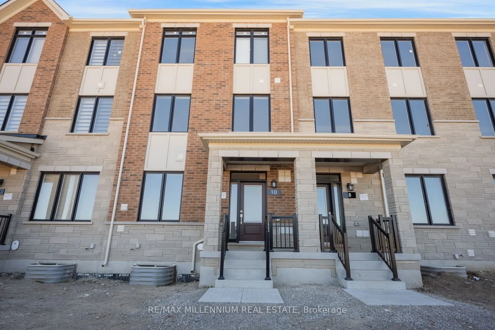 10 Thornbird Crescent #Main