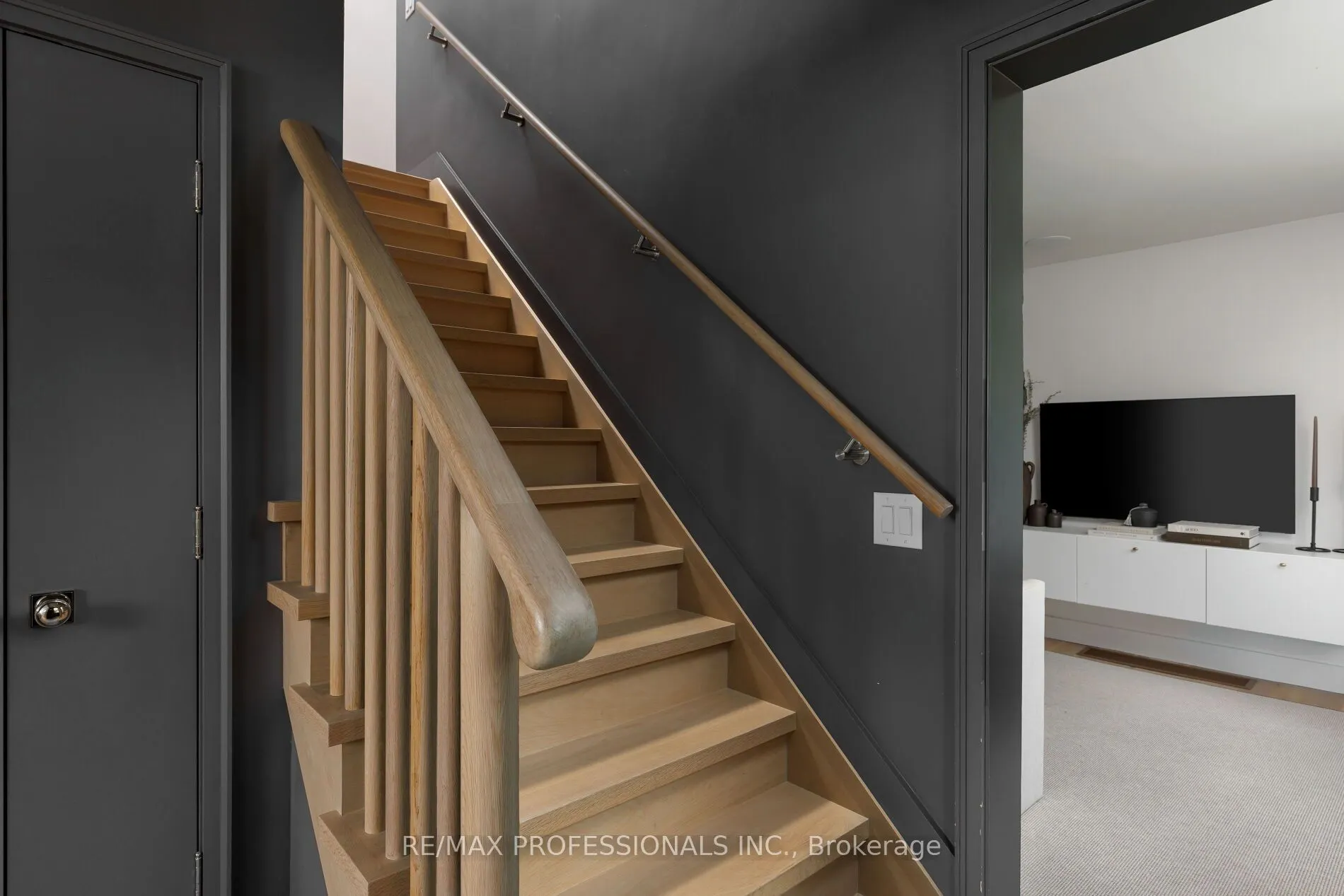 8 Glenn Murray Drive