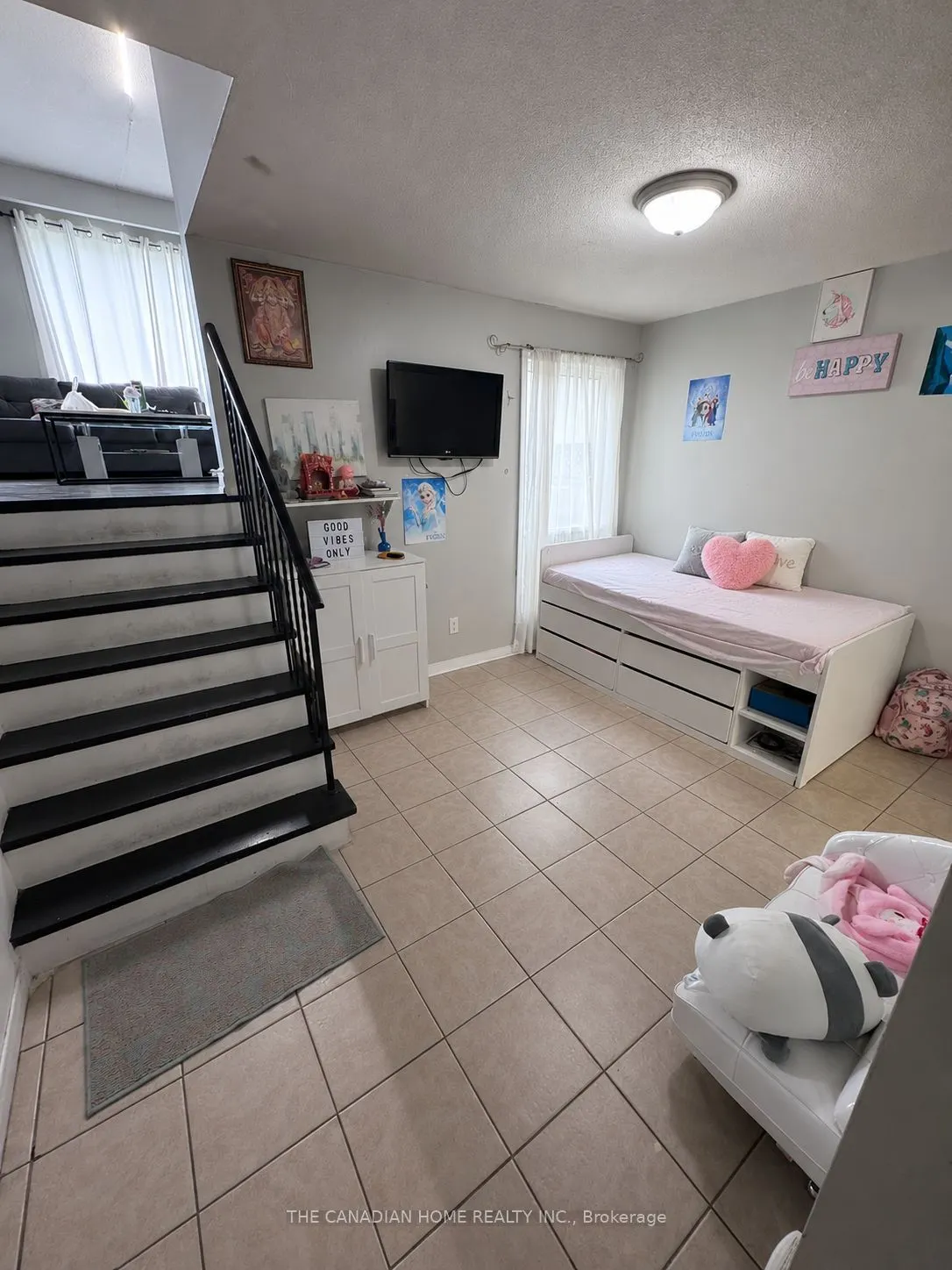 15 Hinchley Wood Grove