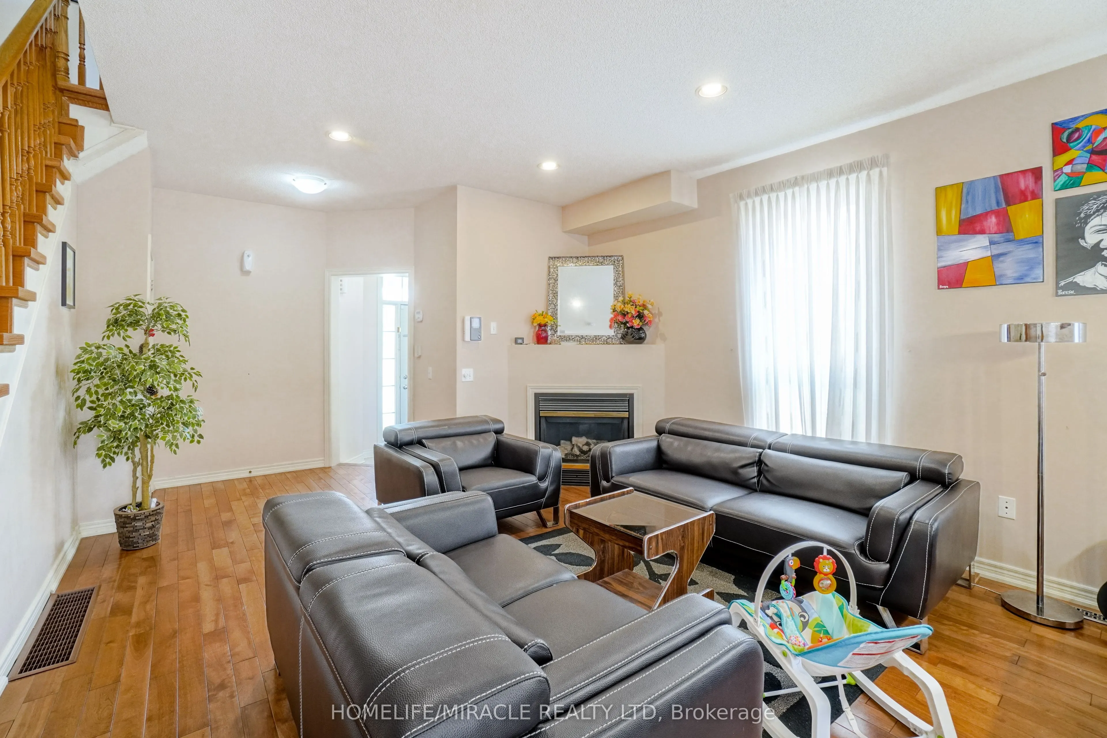 824 Khan Crescent