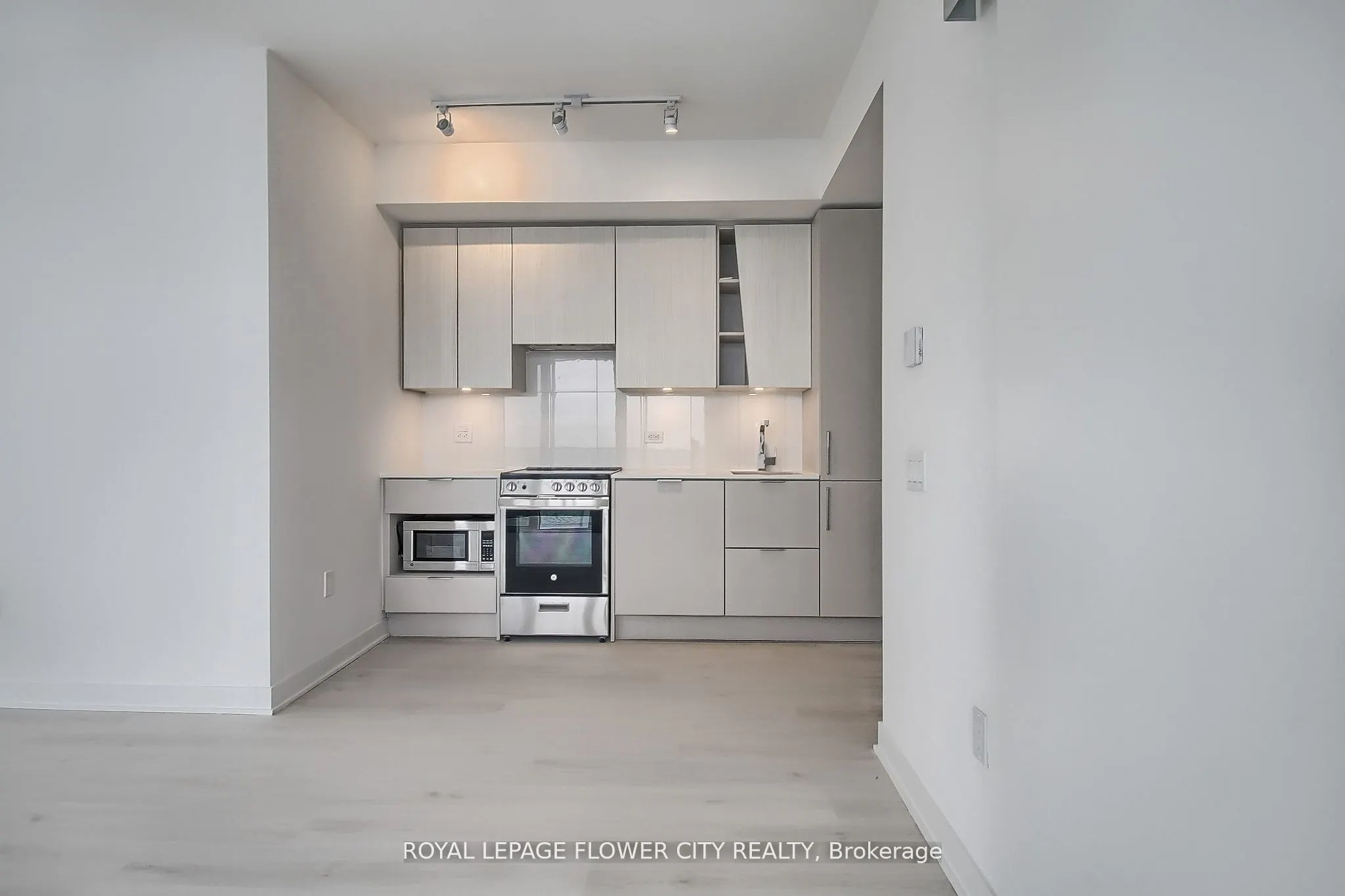 3900 Confedration Parkway #5704
