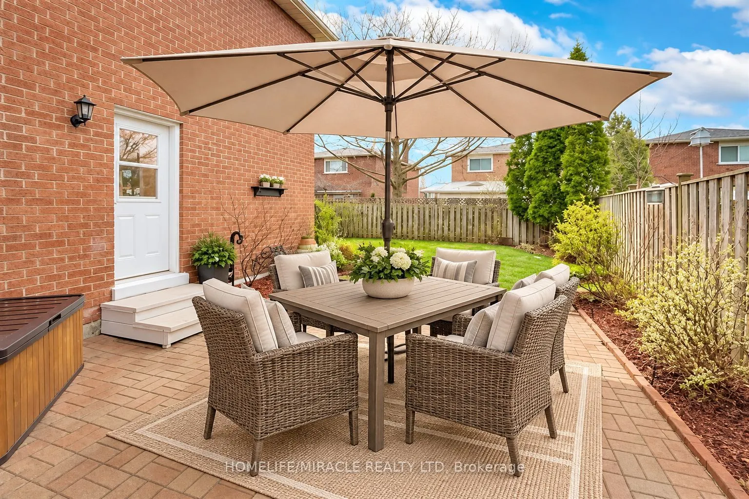 8 Willowcrest Court
