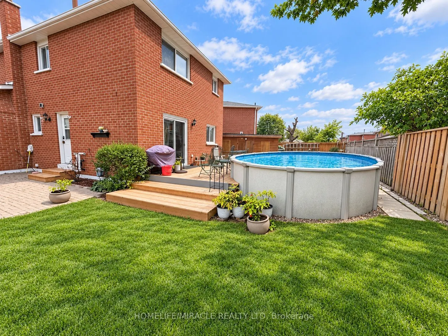 8 Willowcrest Court