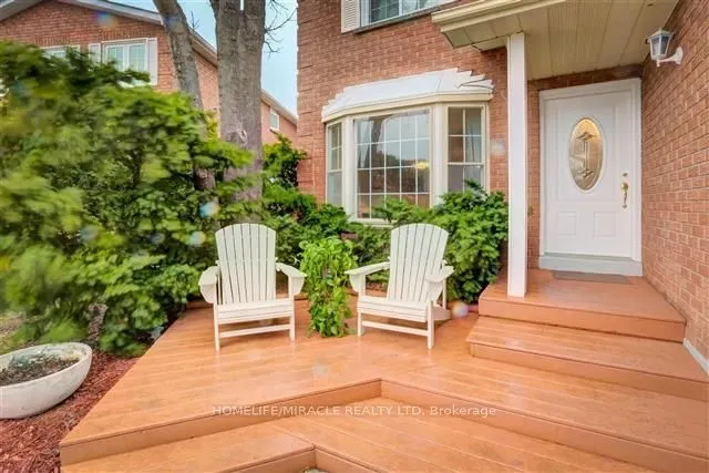 8 Willowcrest Court