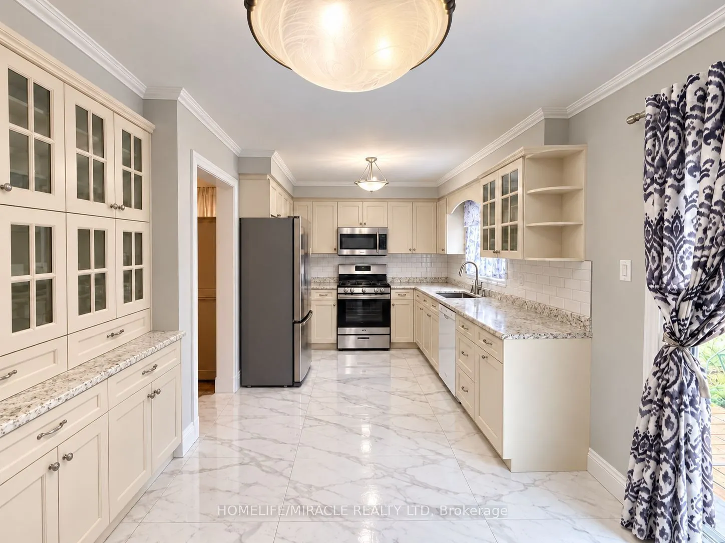 8 Willowcrest Court