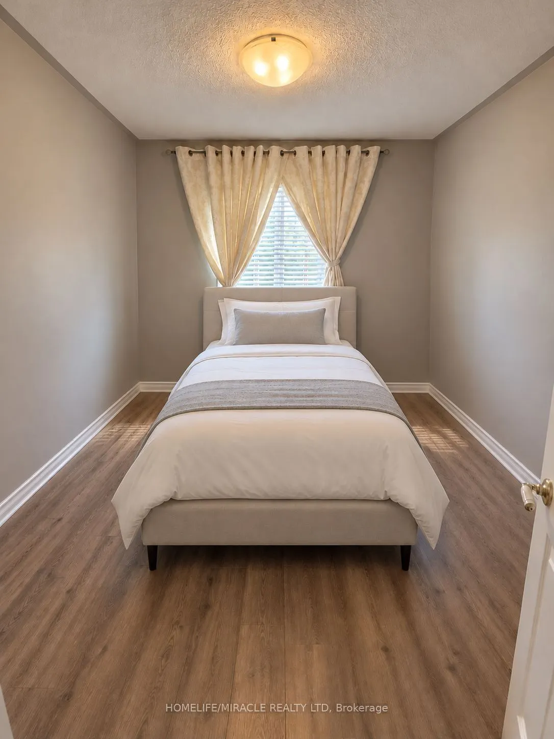 8 Willowcrest Court