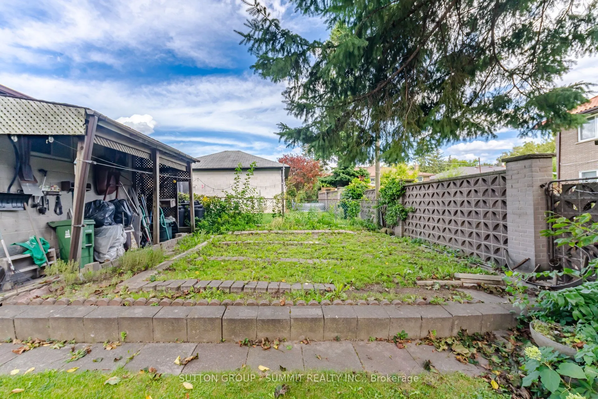 8 Woolton Crescent