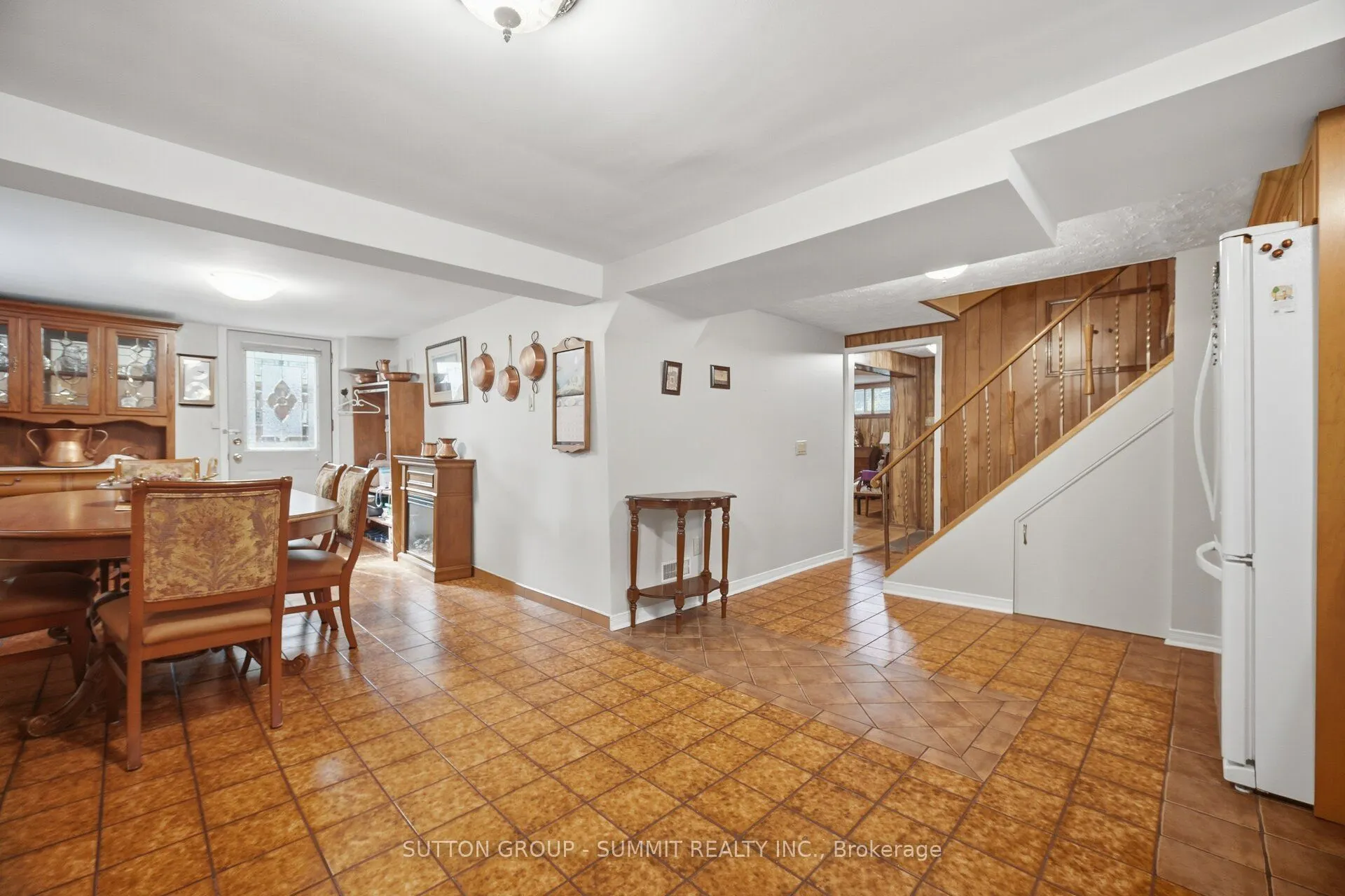 8 Woolton Crescent