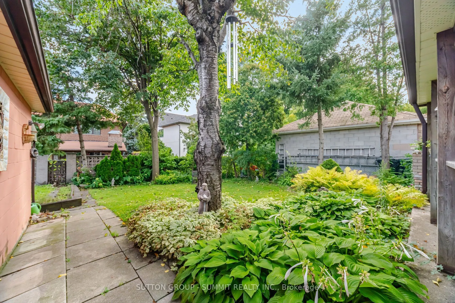 8 Woolton Crescent