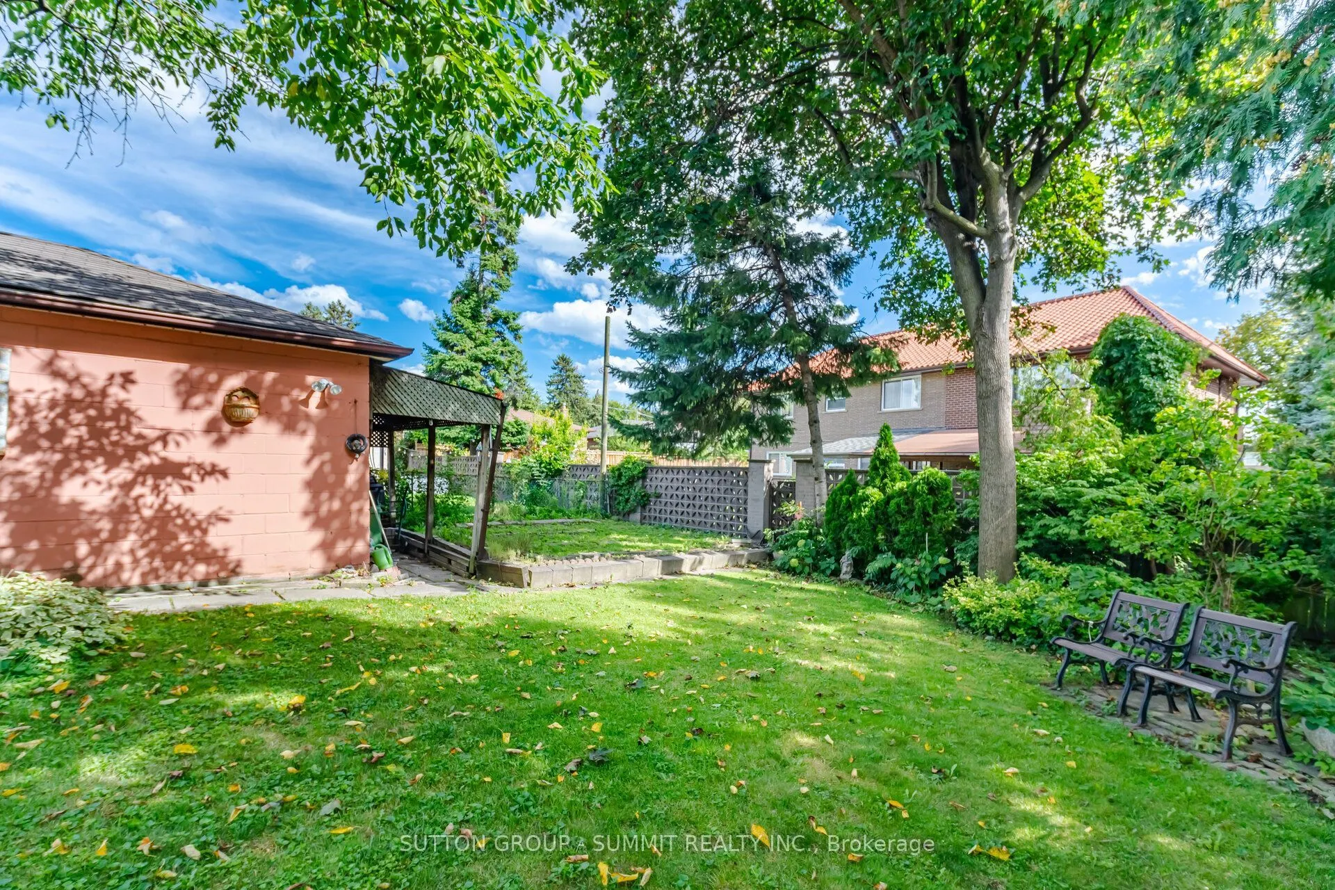 8 Woolton Crescent