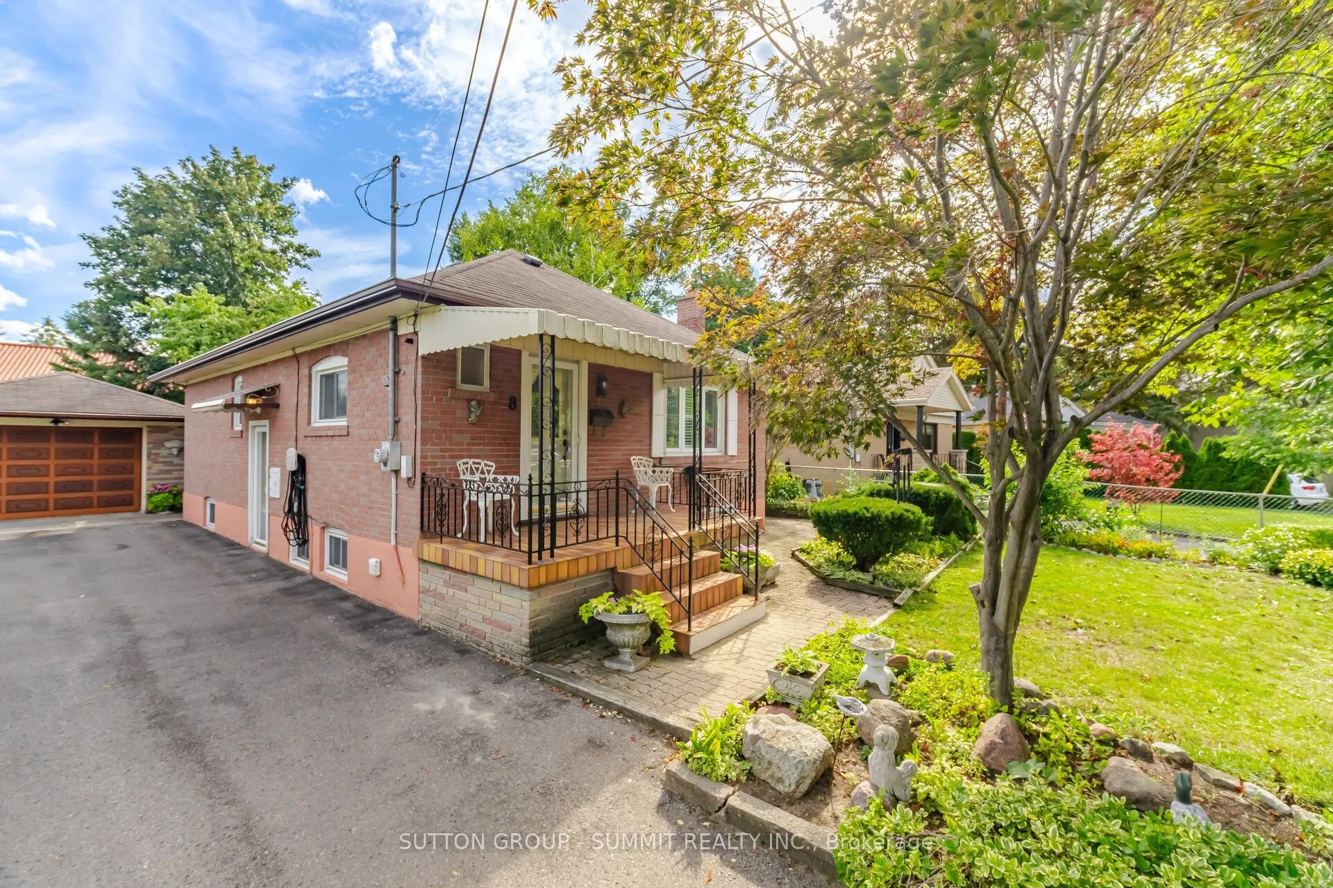 8 Woolton Crescent