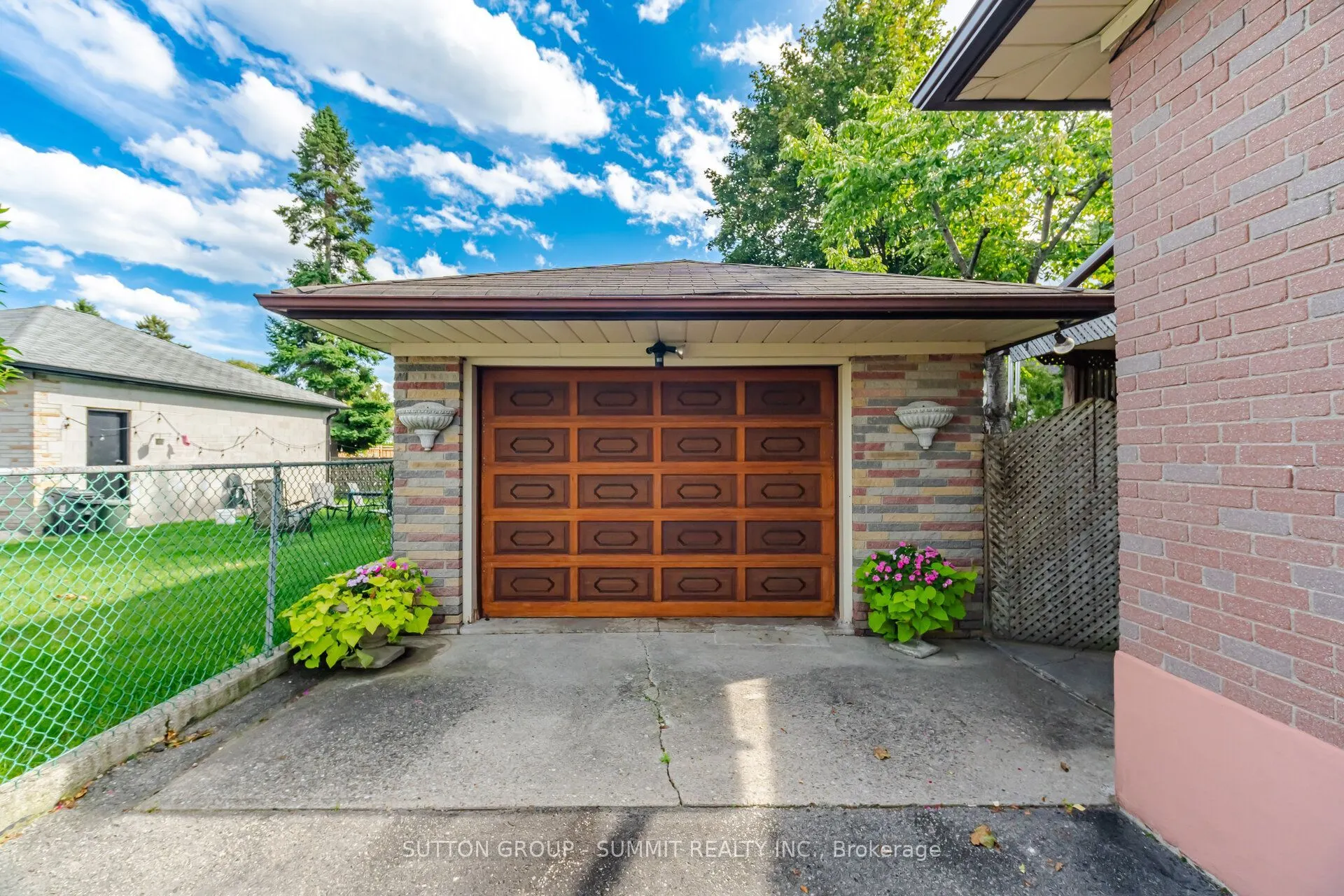 8 Woolton Crescent