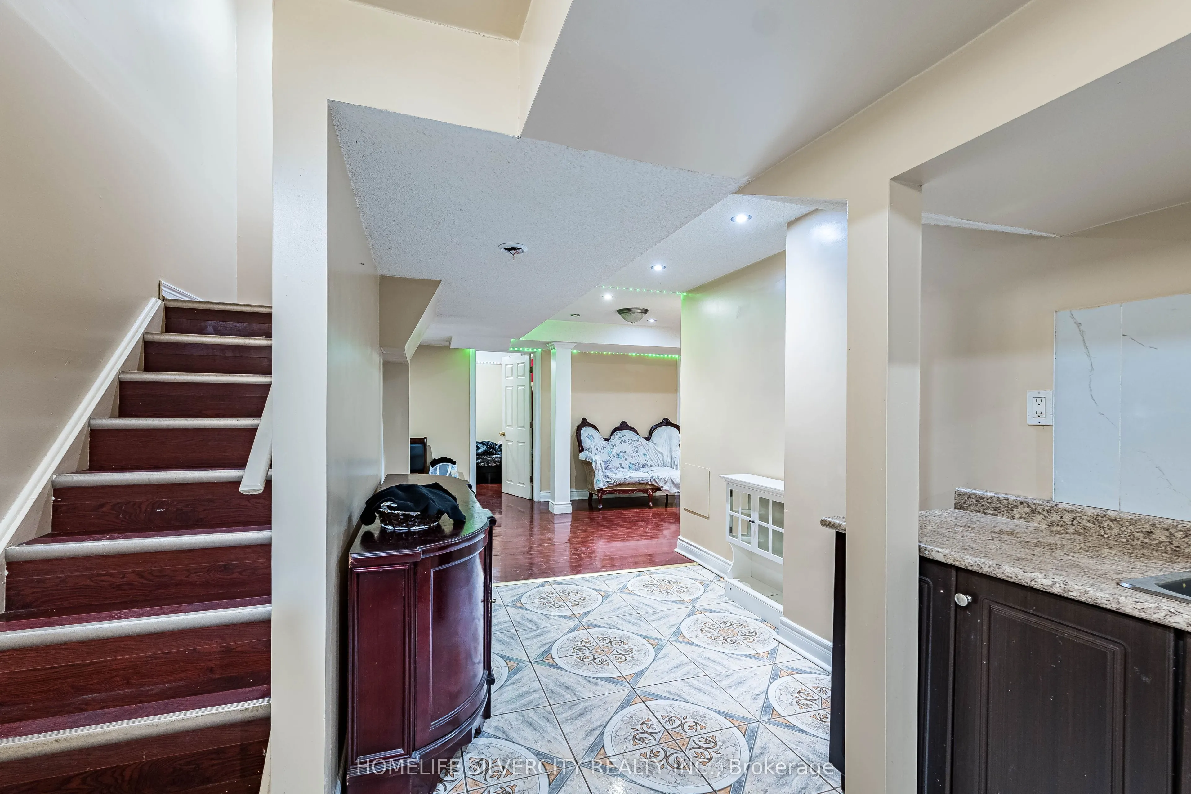 7 Shadyridge Road