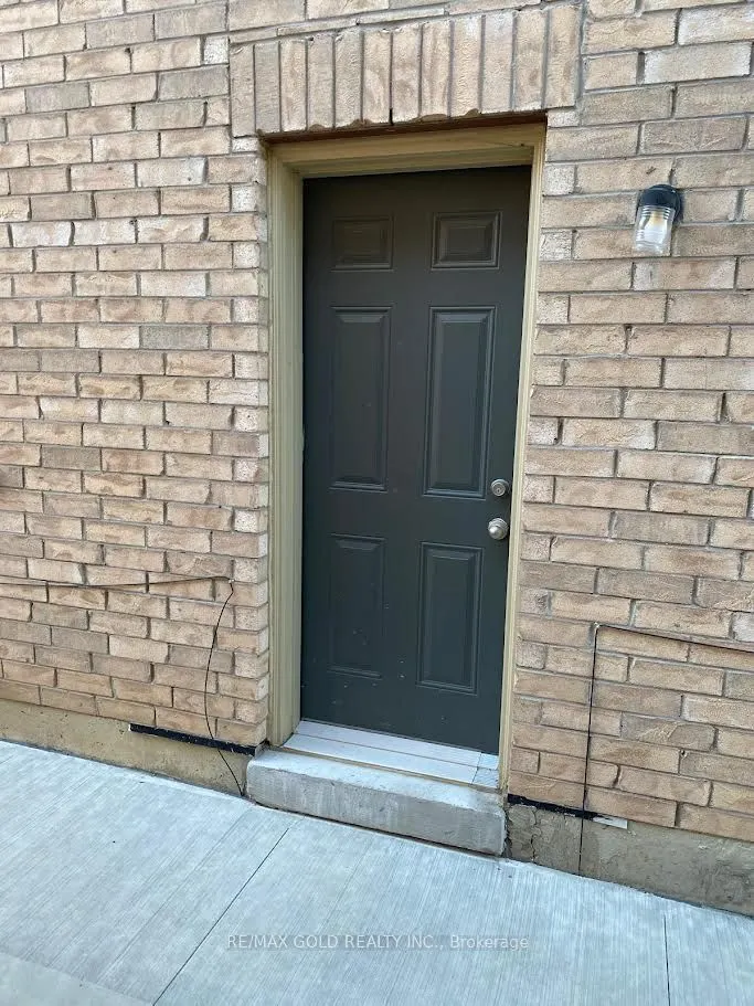 91 Yardley Crescent #Bsmt