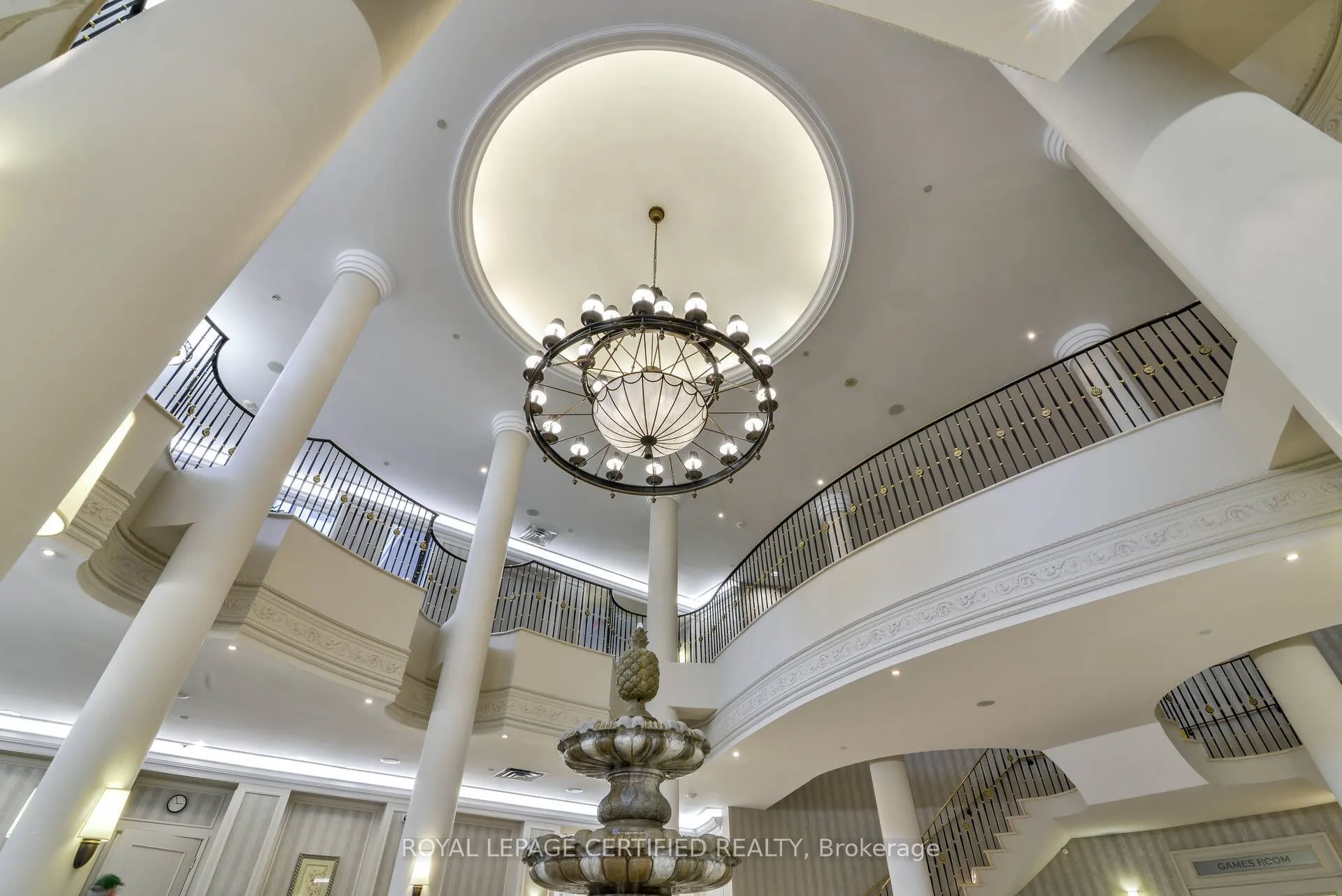 35 Kingsbridge Garden Circle #507