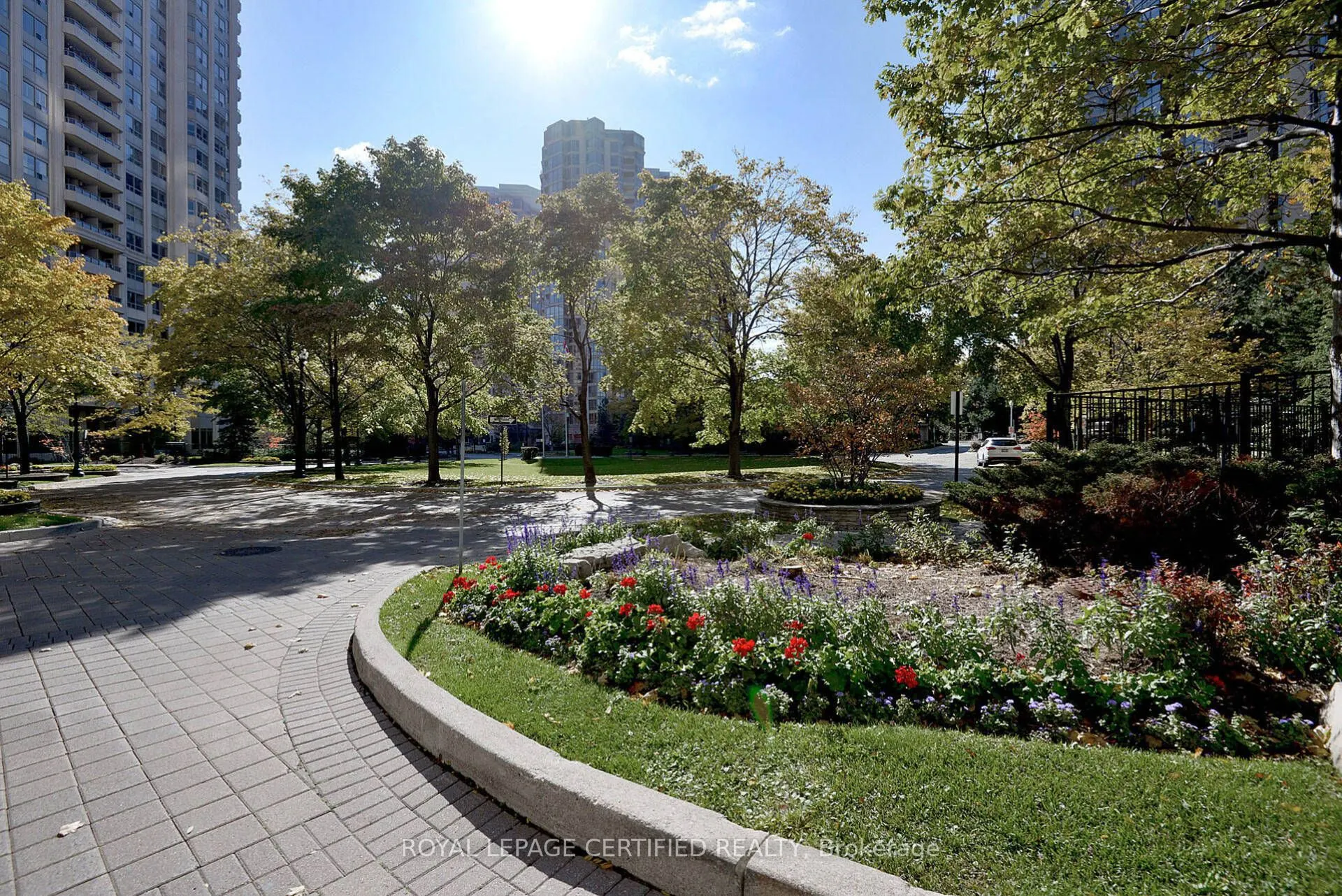 35 Kingsbridge Garden Circle #507