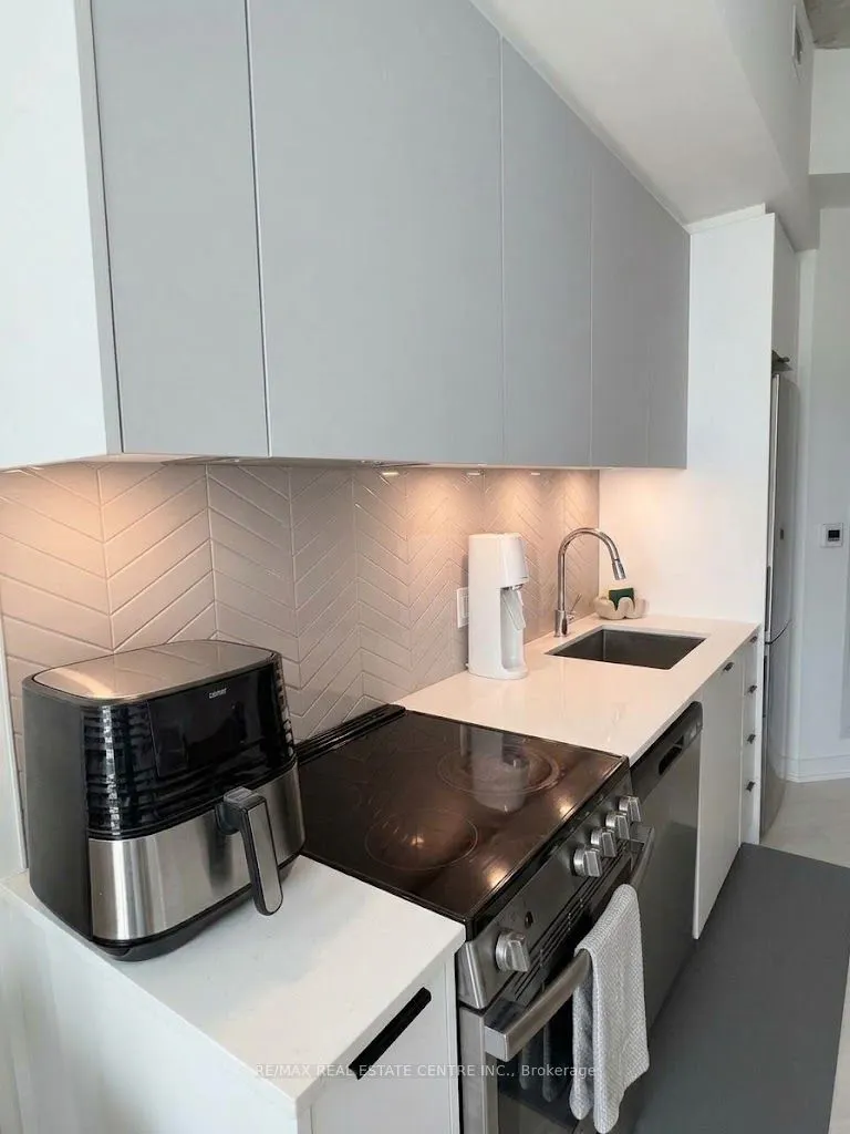 57 Brock Avenue #514