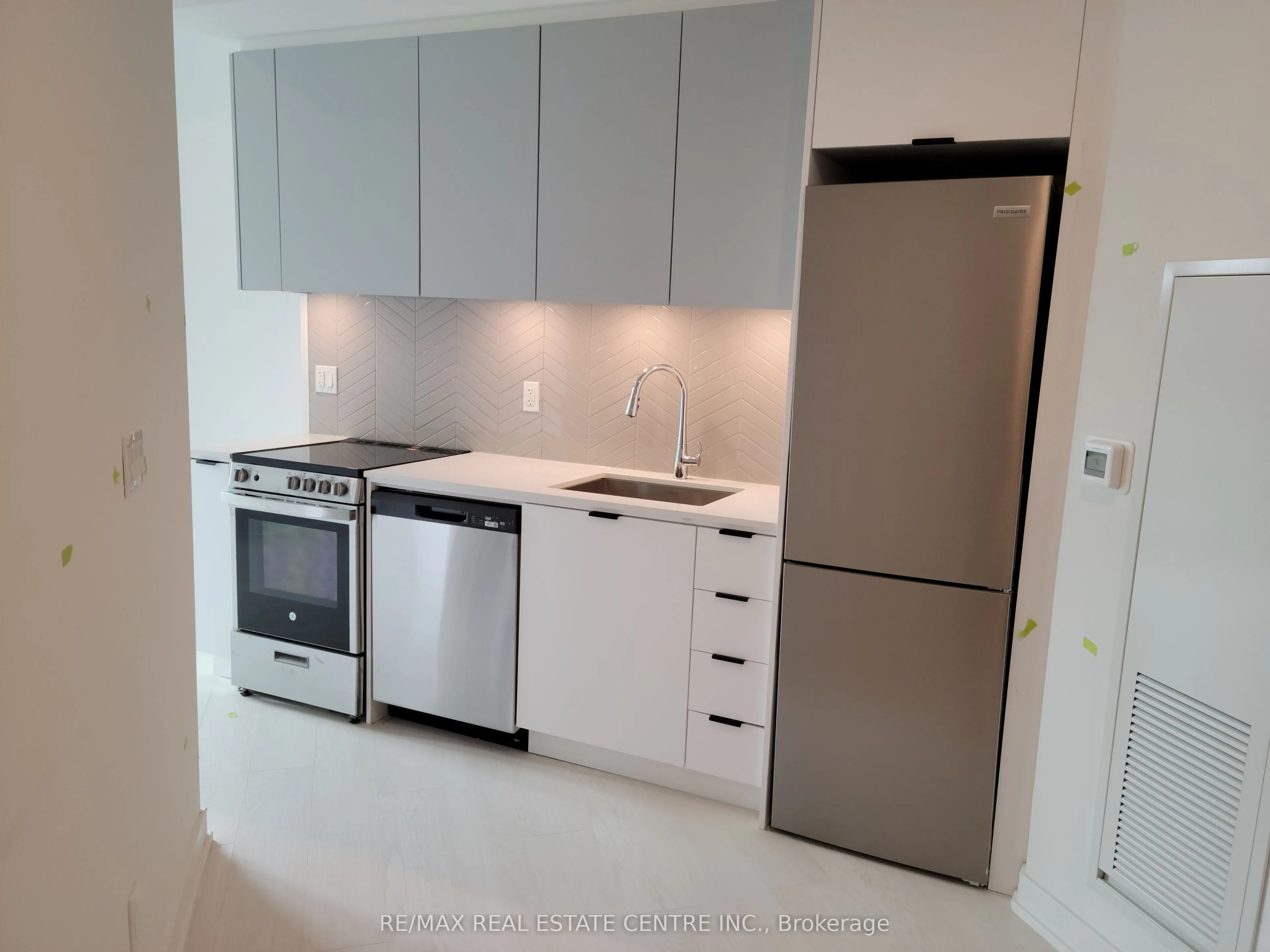 57 Brock Avenue #514