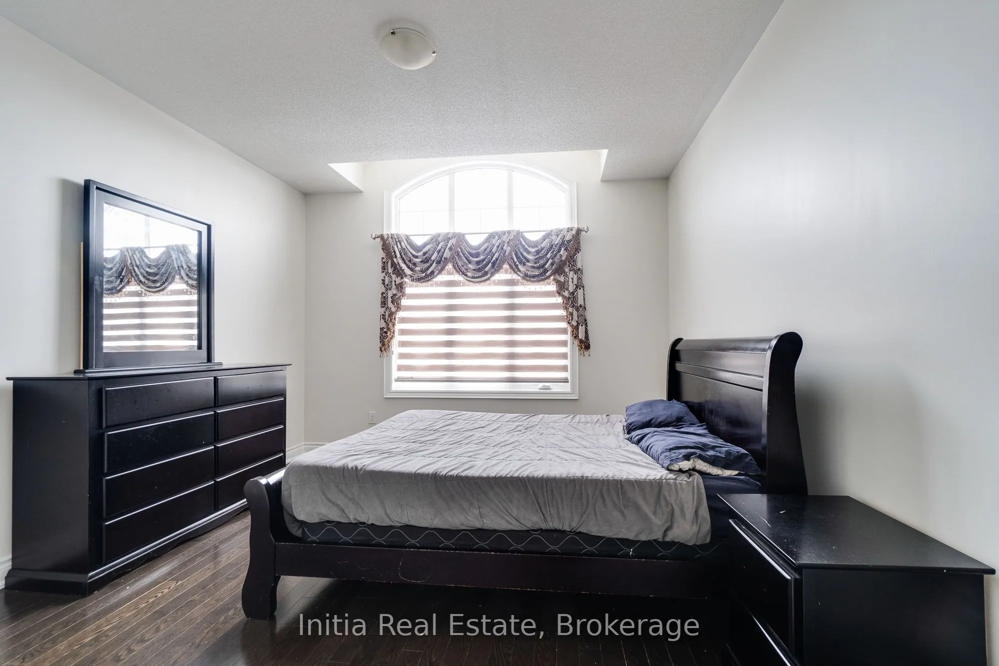 12 Erintown Crescent S