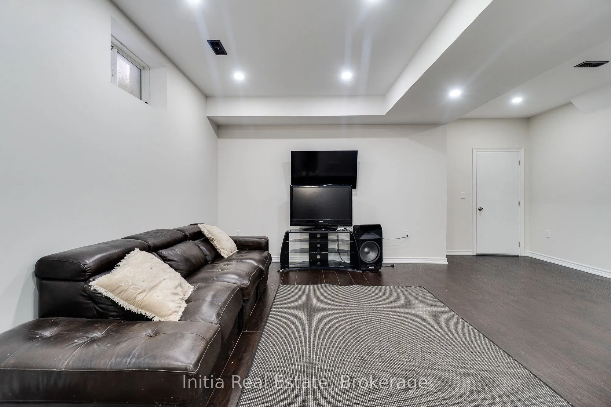 12 Erintown Crescent S