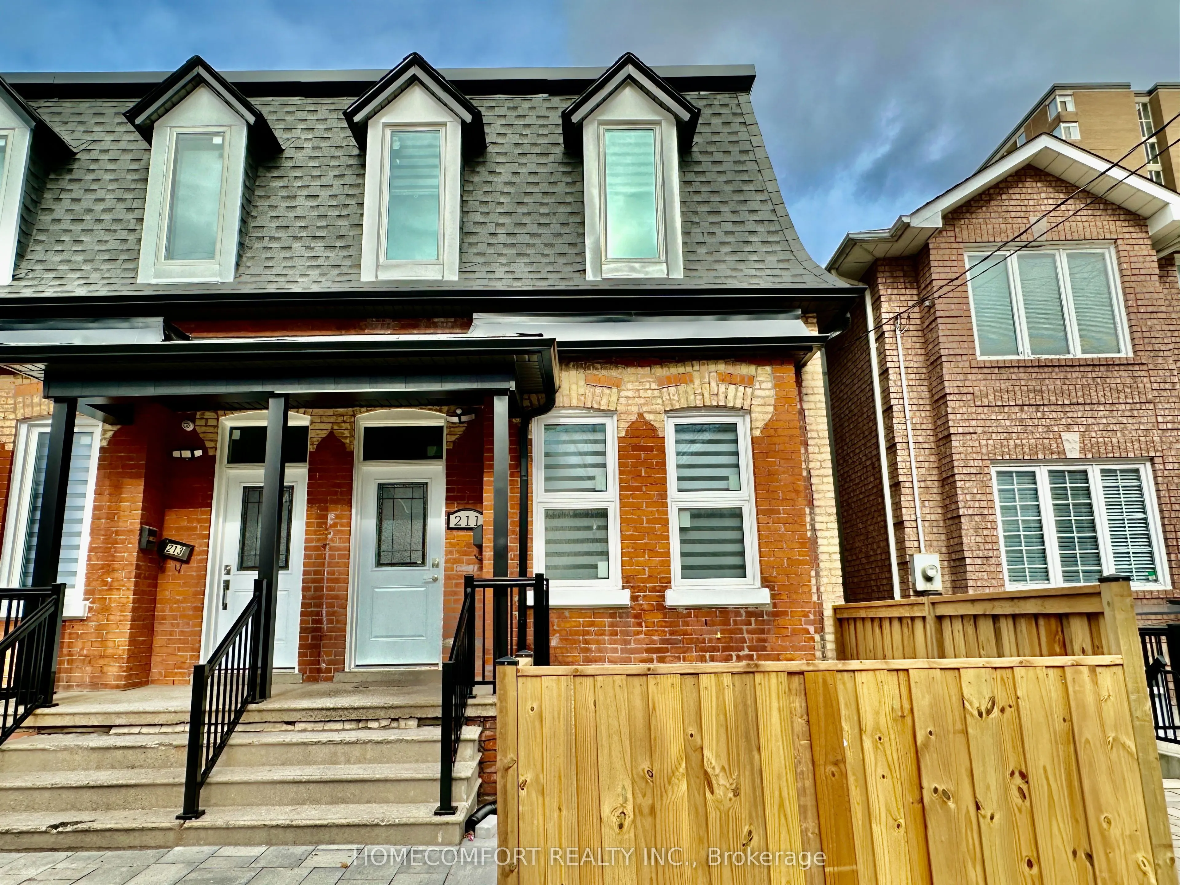 211 Osler Street #Upper
