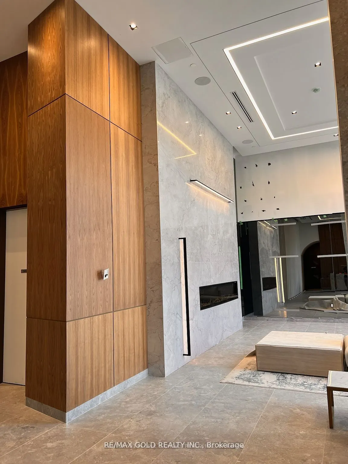509 DUNDAS Street W #502