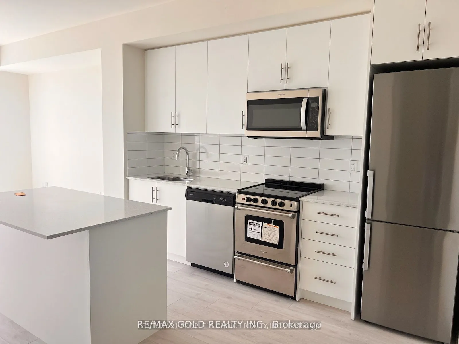 509 DUNDAS Street W #502