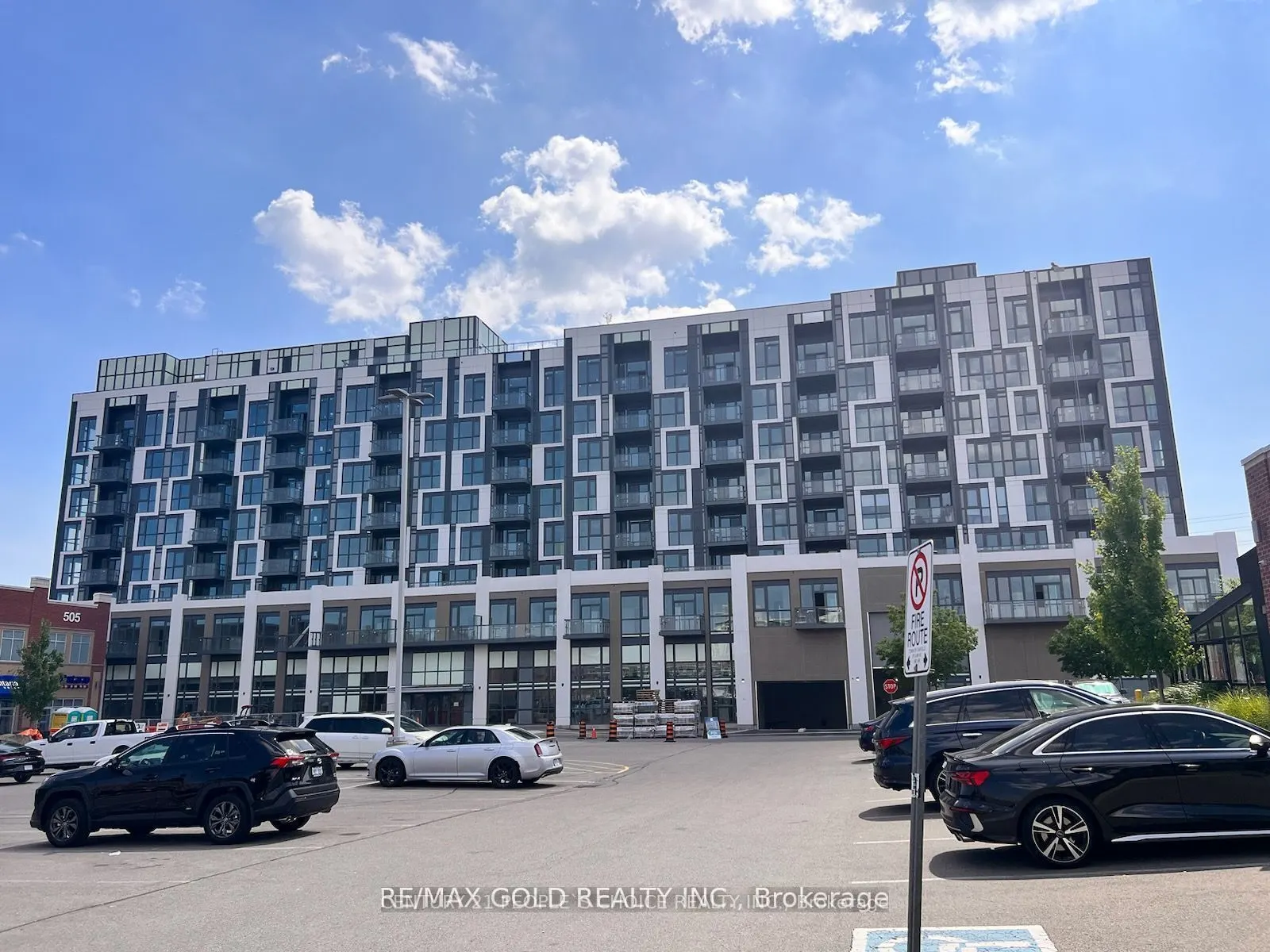 509 DUNDAS Street W #502