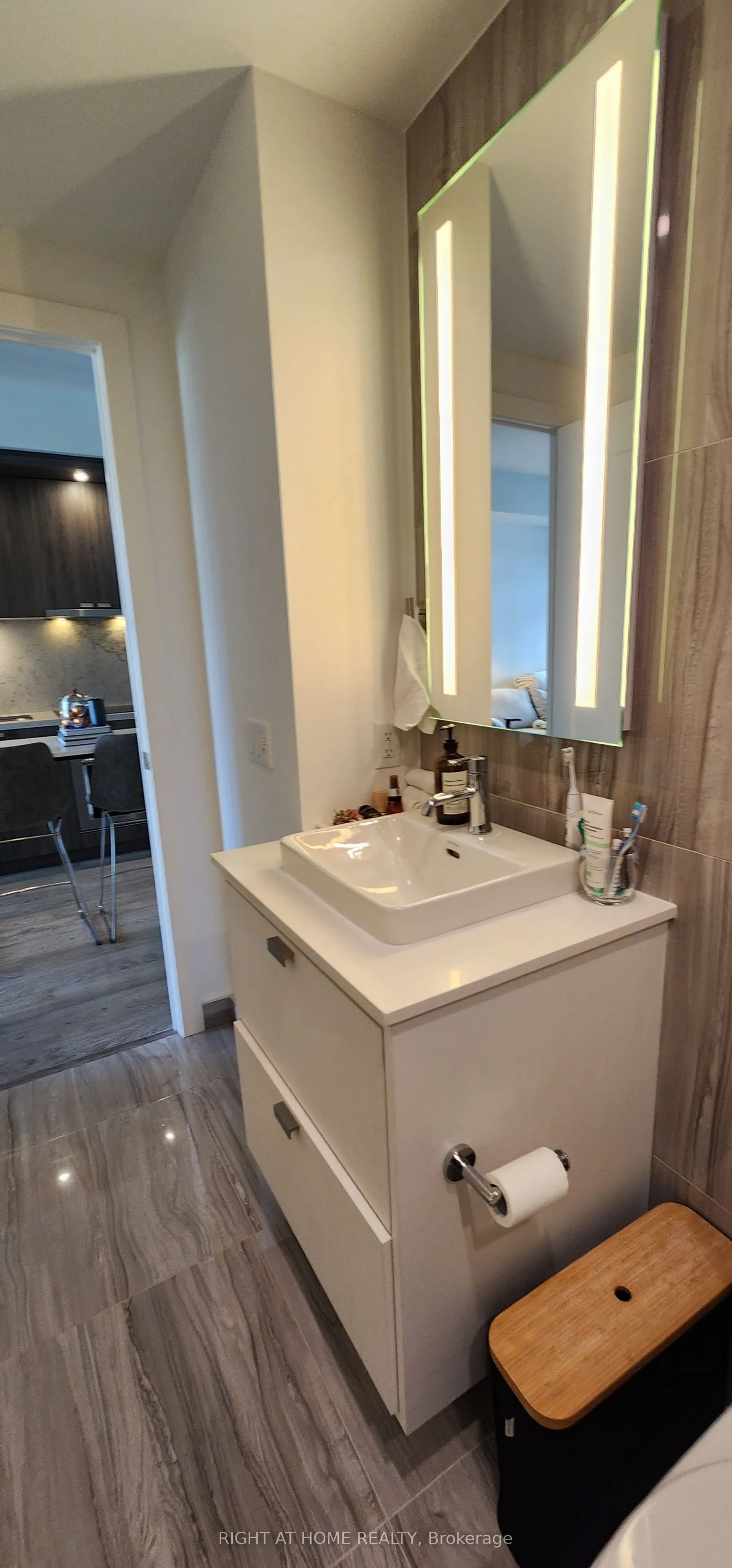 259 The Kingsway Way E #304