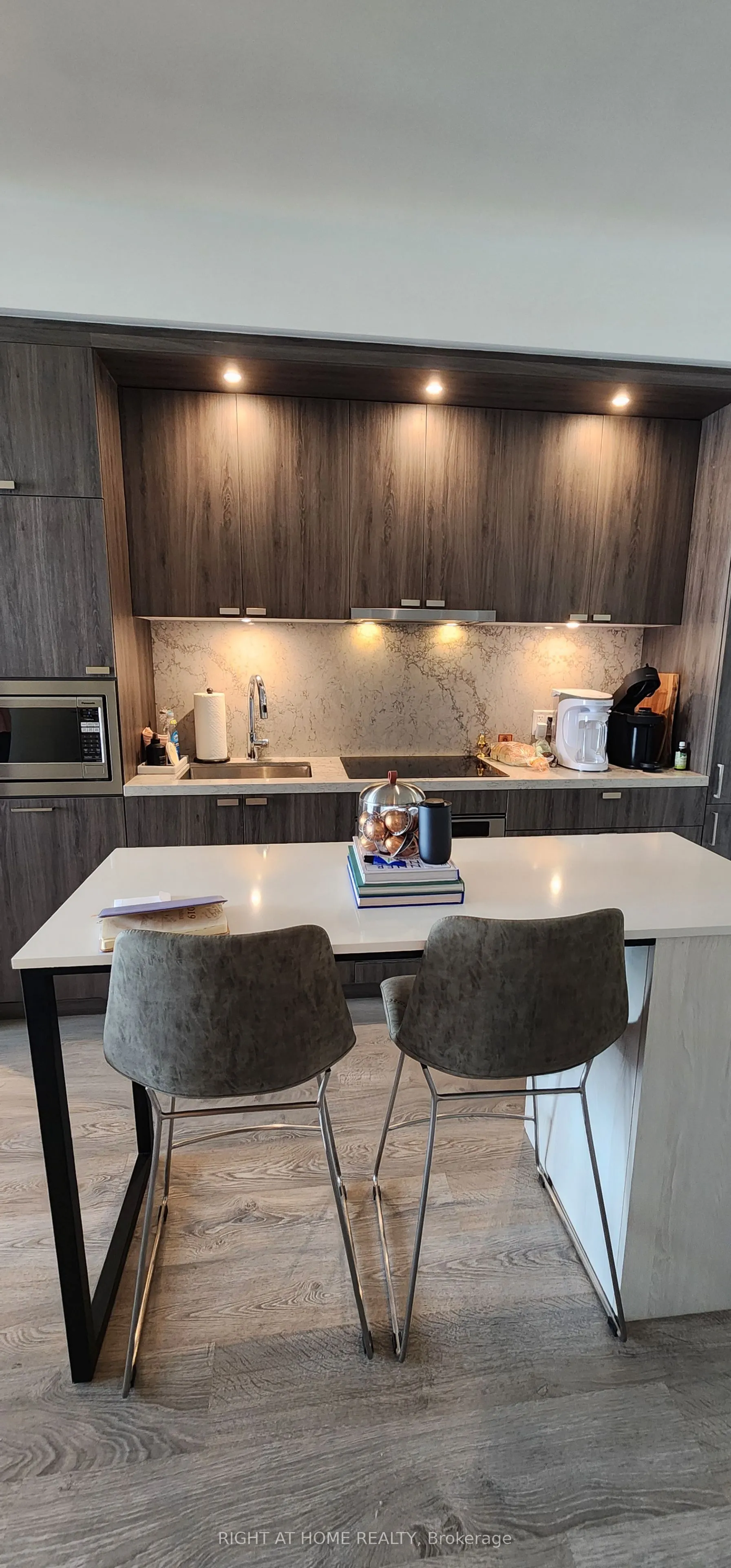 259 The Kingsway Way E #304