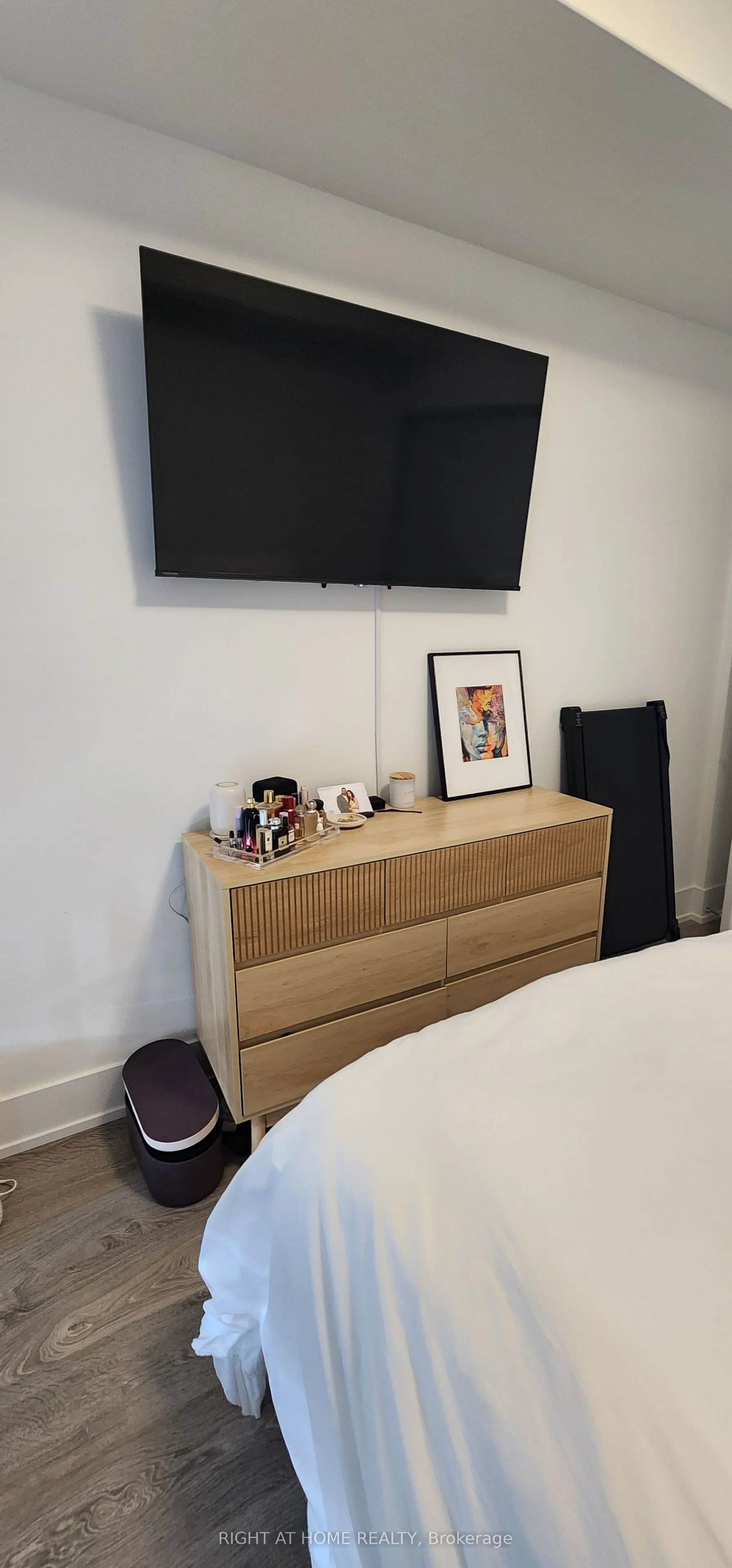 259 The Kingsway Way E #304
