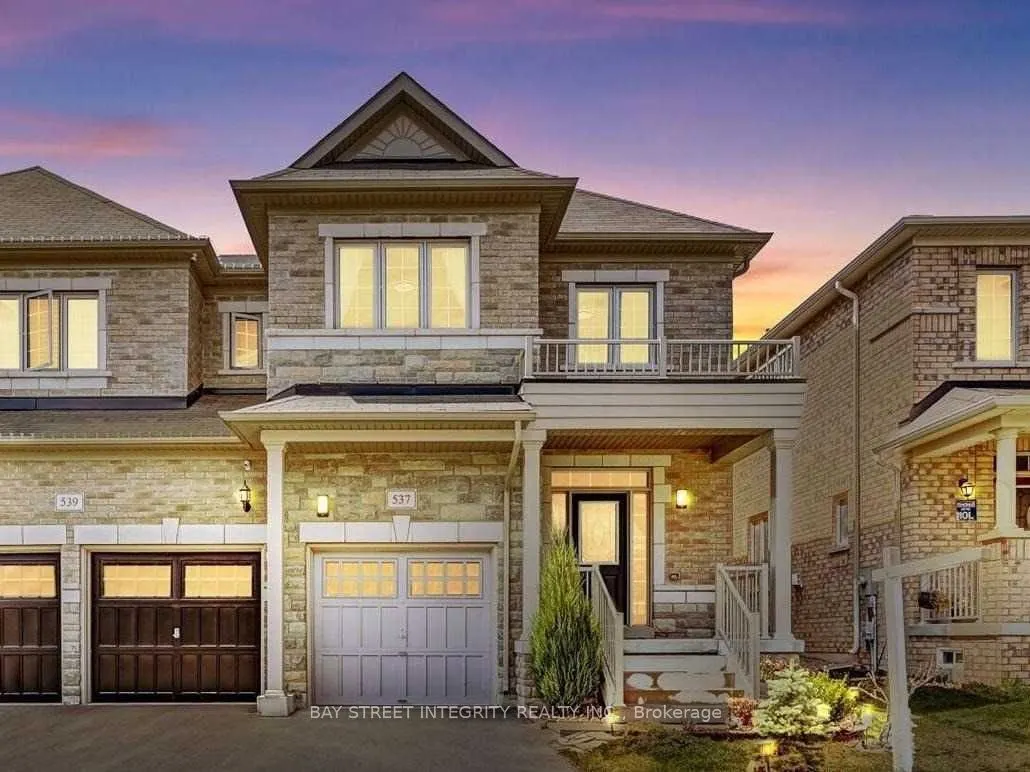 537 Stream Crescent