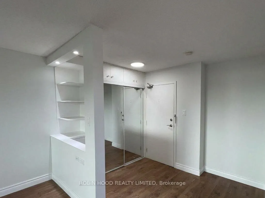 355 Rathburn Road E #1001