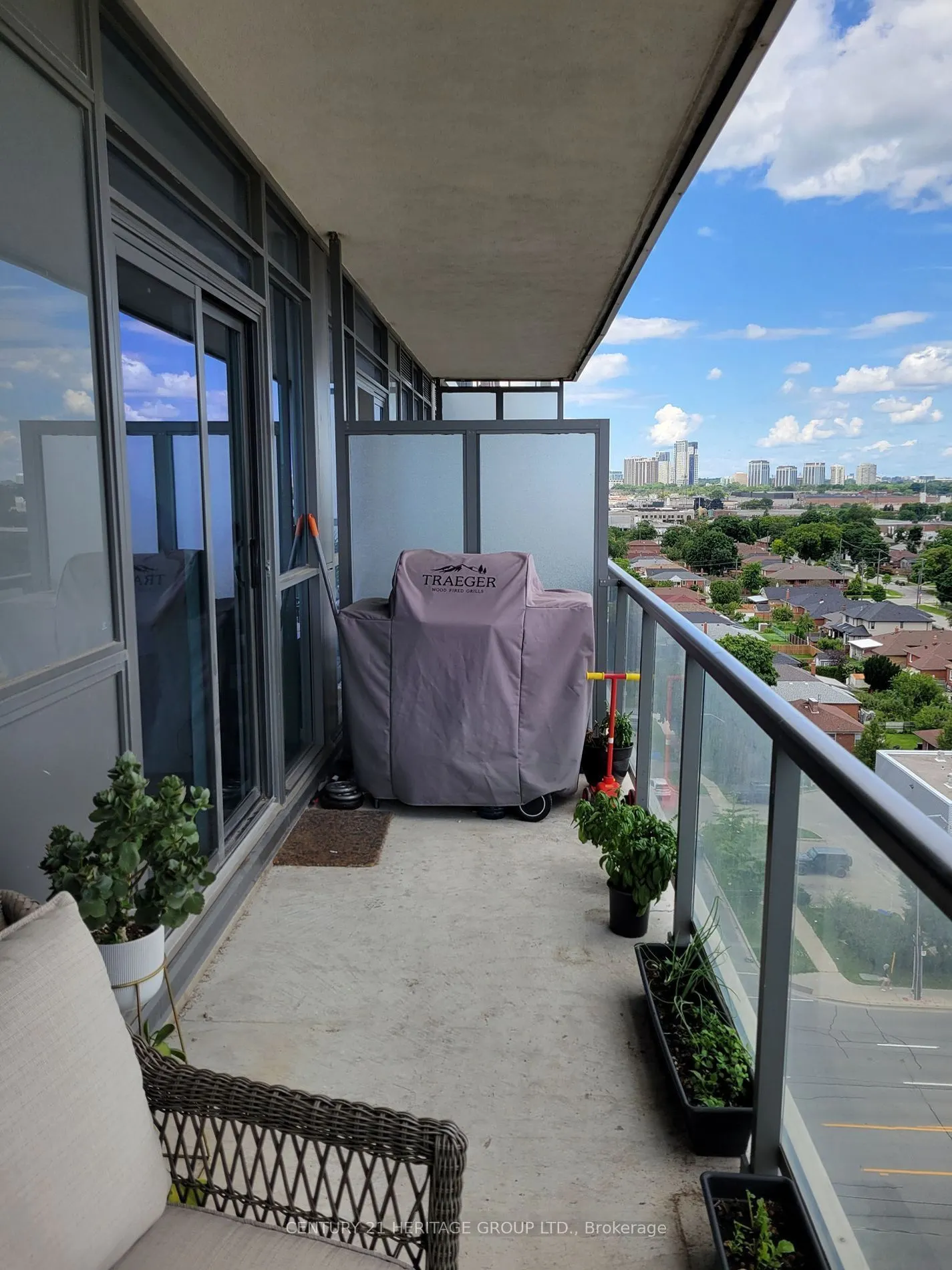 1185 The Queensway Avenue #1017