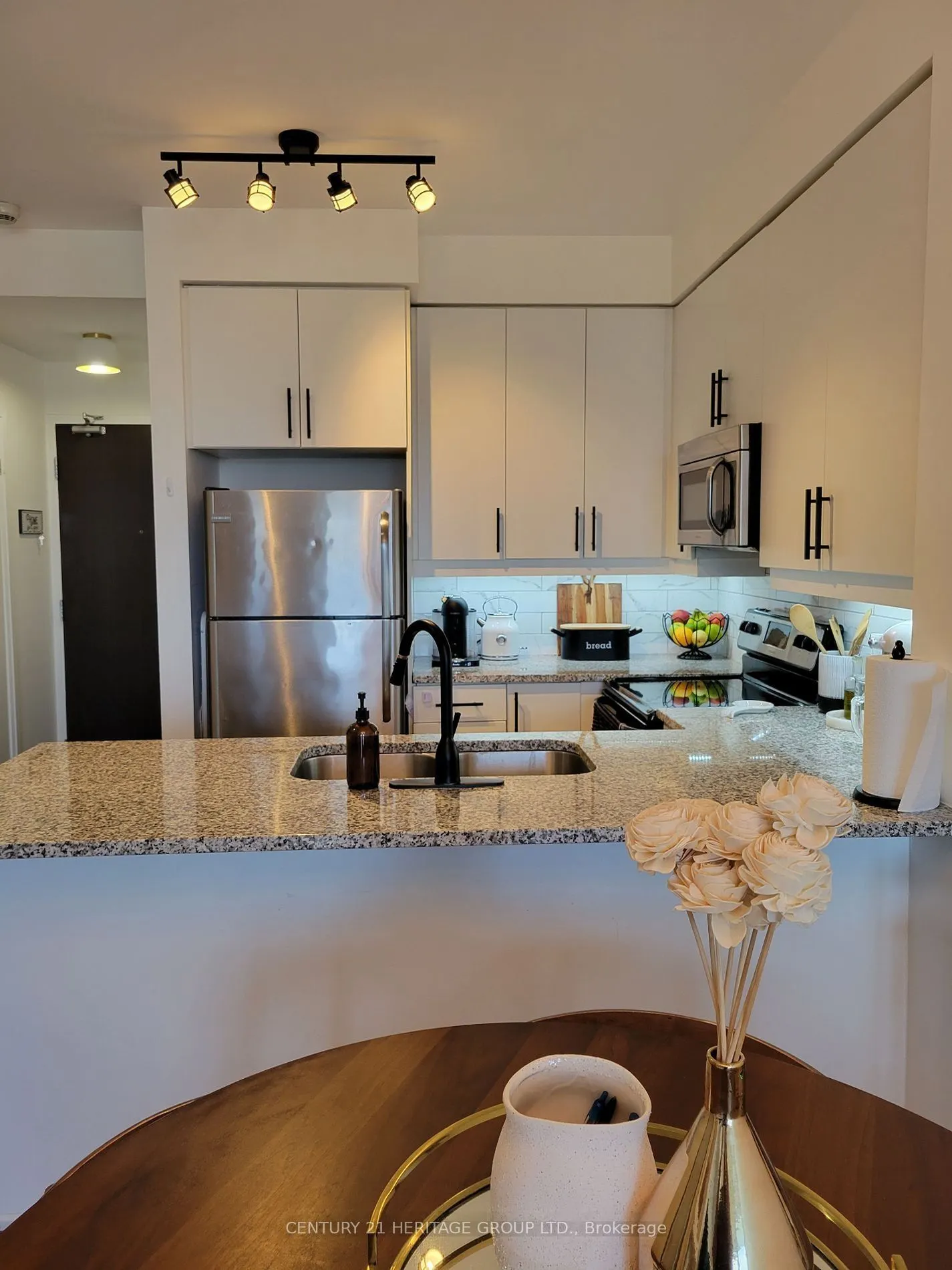 1185 The Queensway Avenue #1017