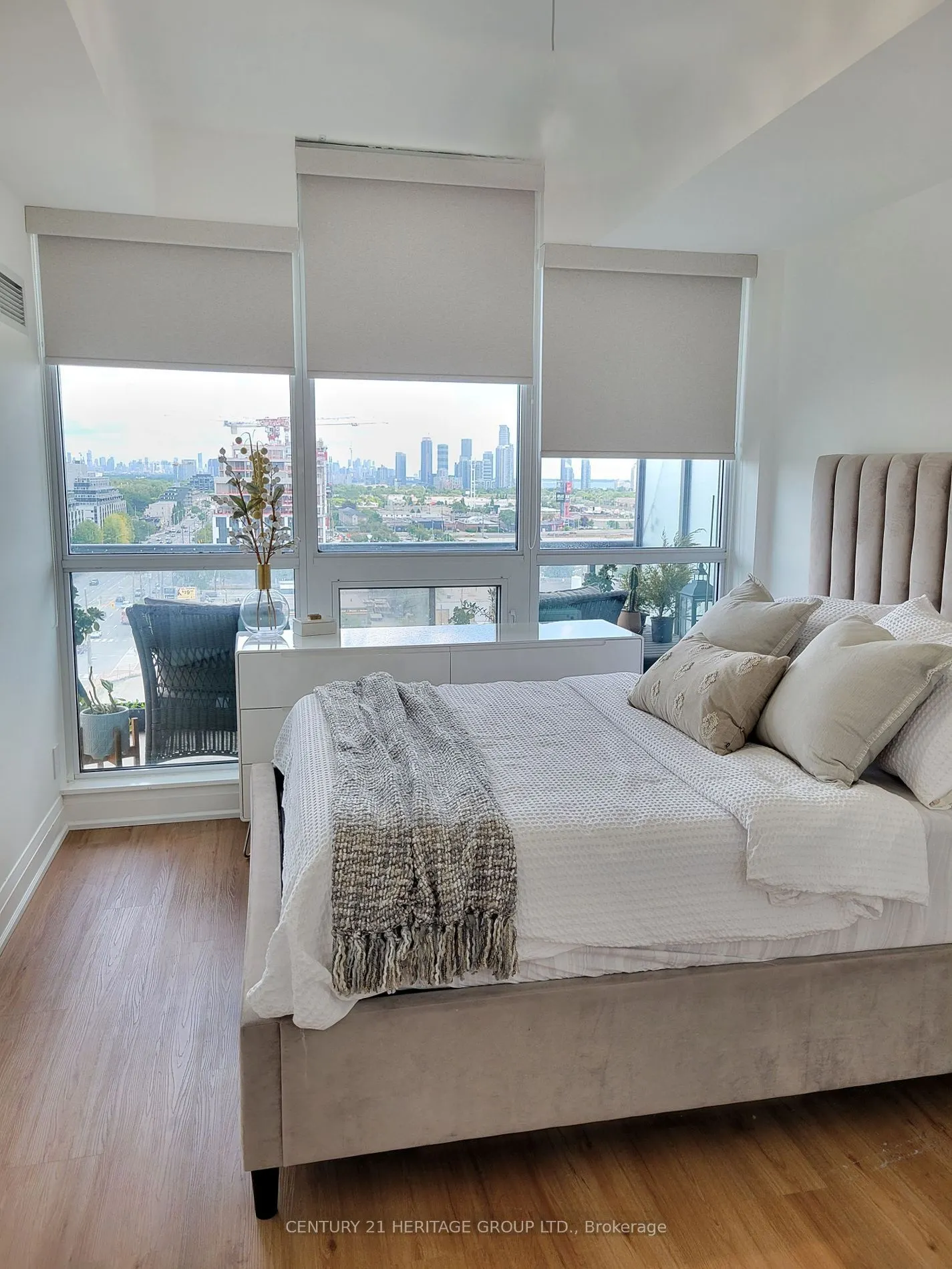 1185 The Queensway Avenue #1017