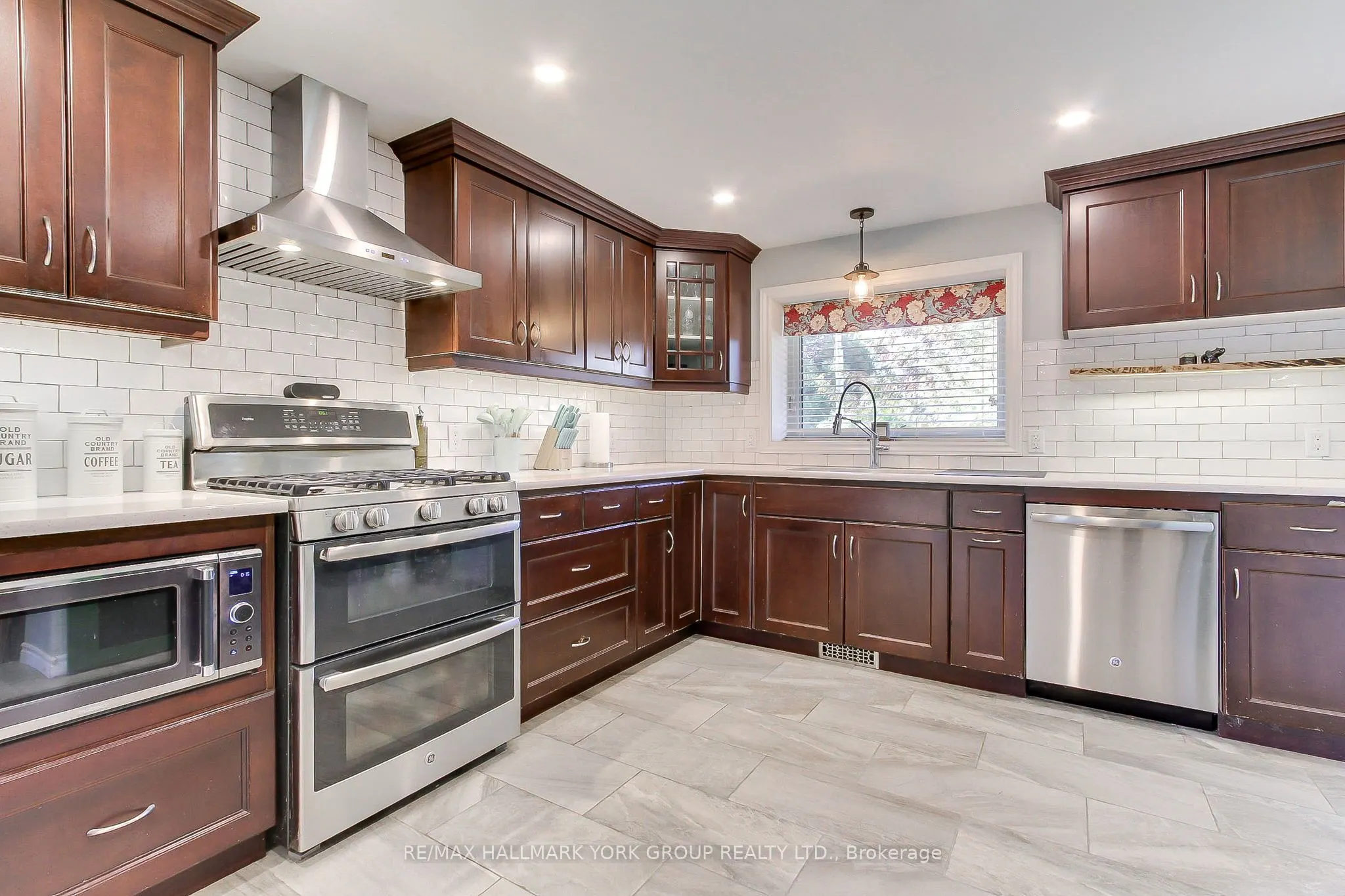 137 Churchill Road S