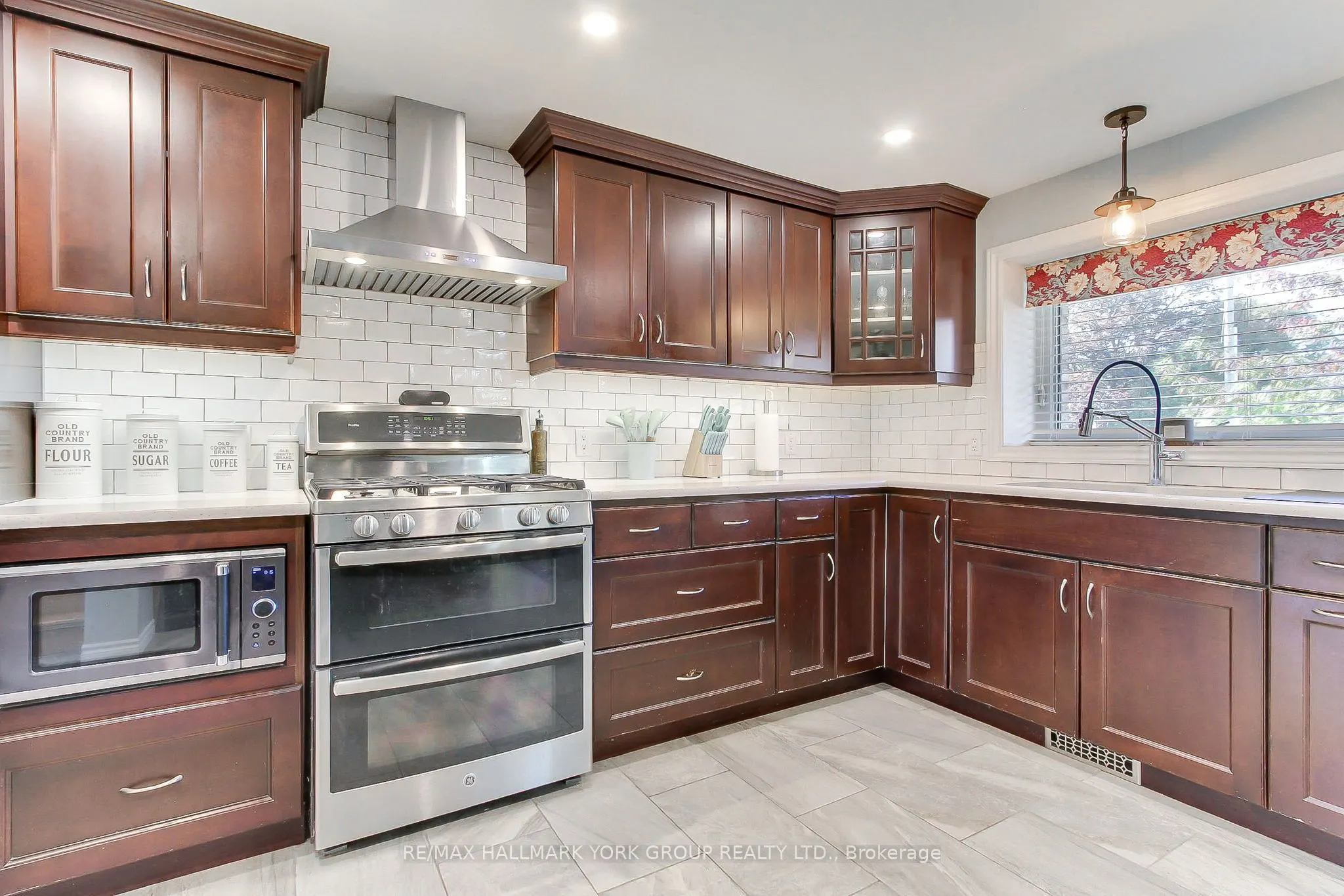137 Churchill Road S