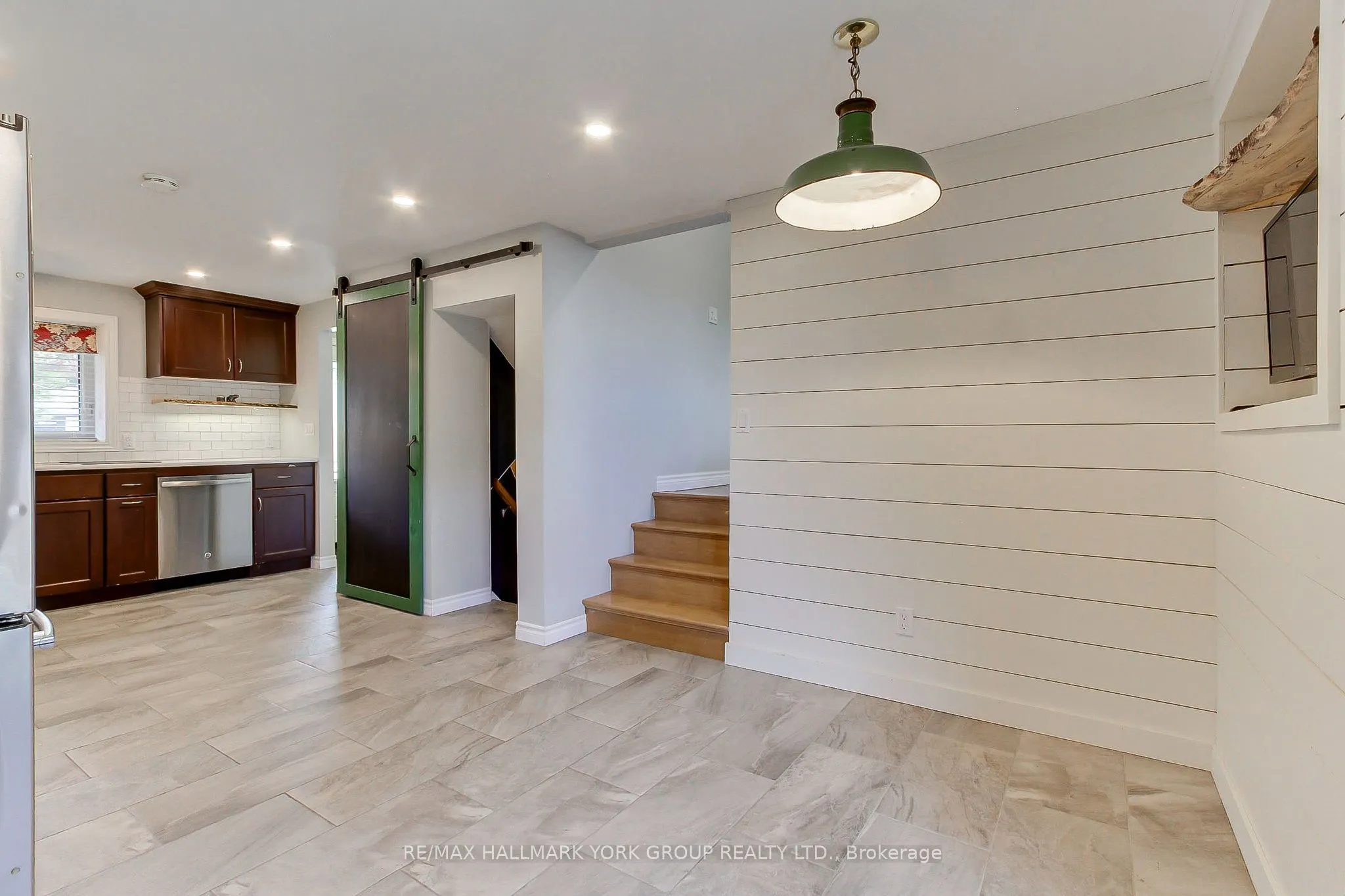 137 Churchill Road S