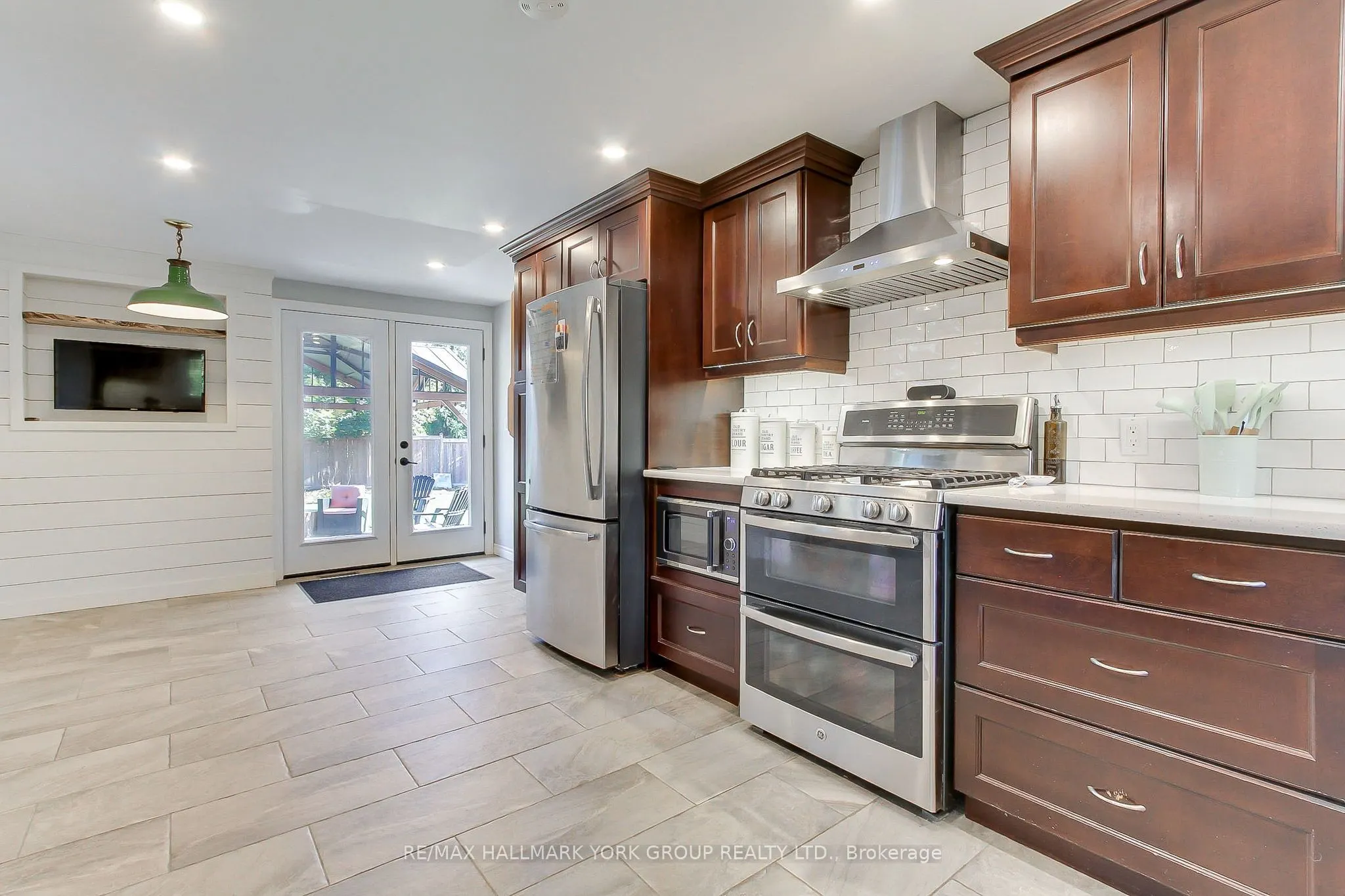 137 Churchill Road S