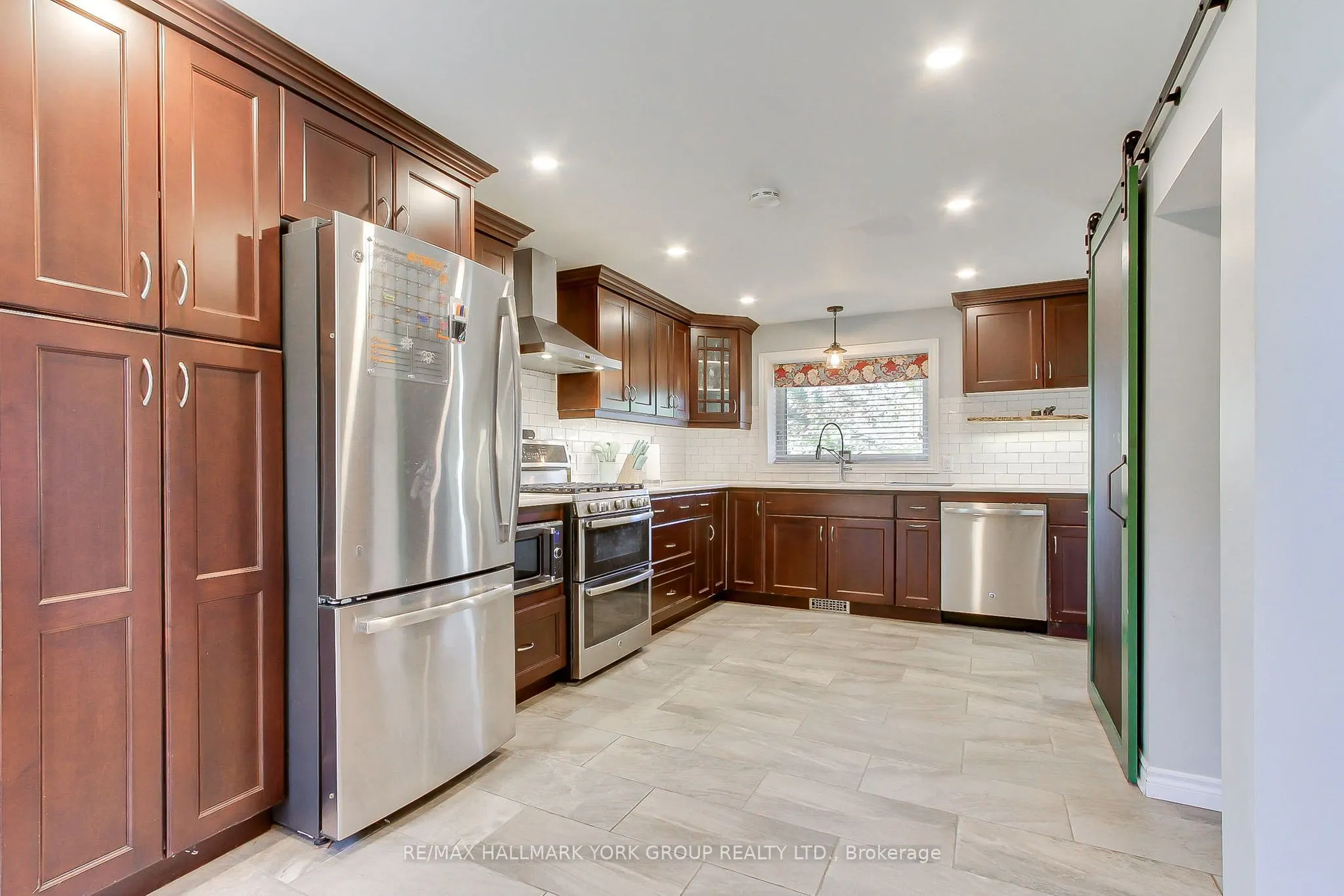 137 Churchill Road S