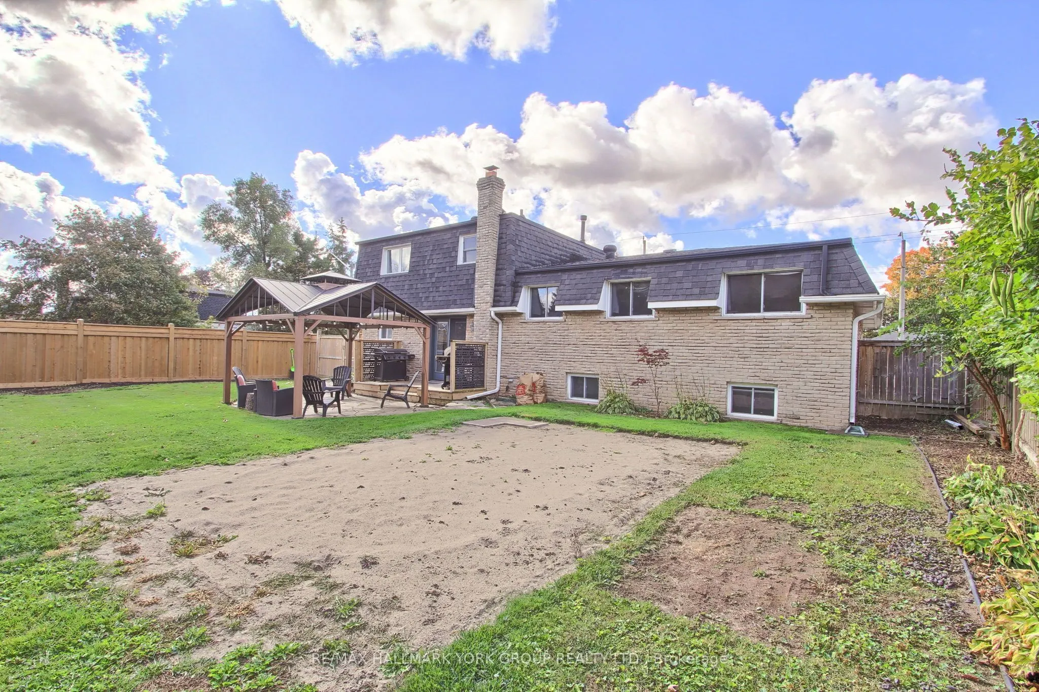 137 Churchill Road S