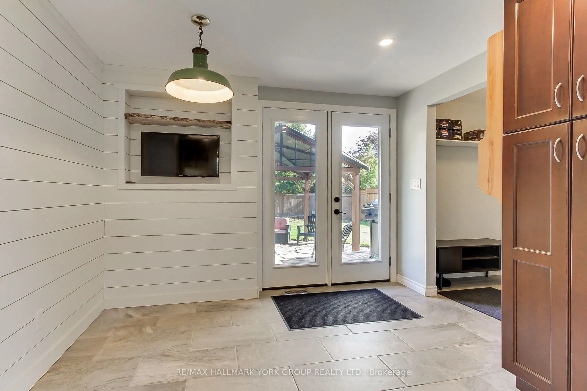 137 Churchill Road S