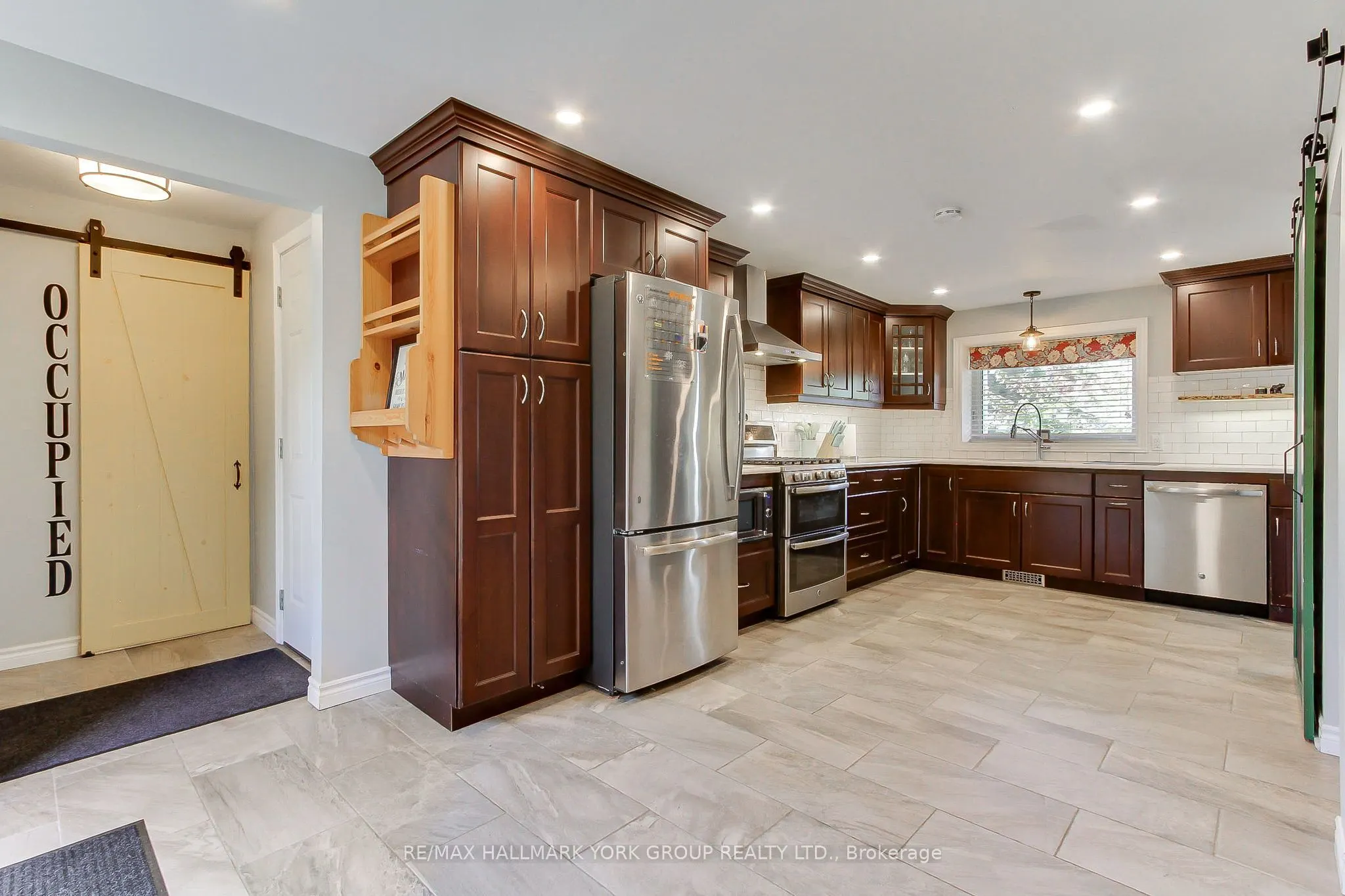 137 Churchill Road S