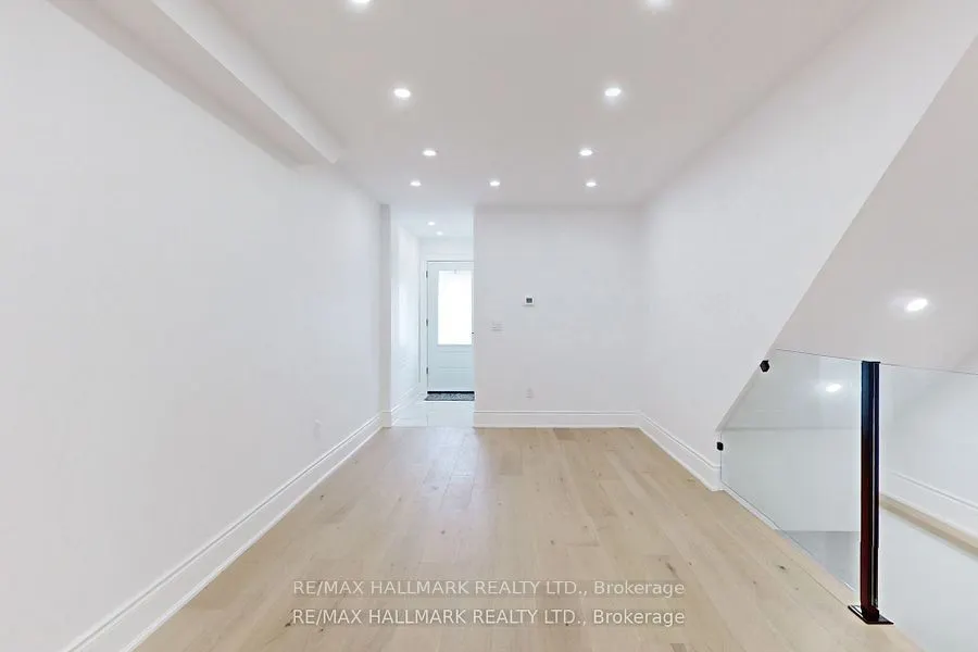 58 Corbett Avenue #Lower
