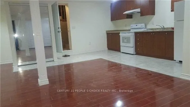 4339 Radisson(Basement) Crescent W