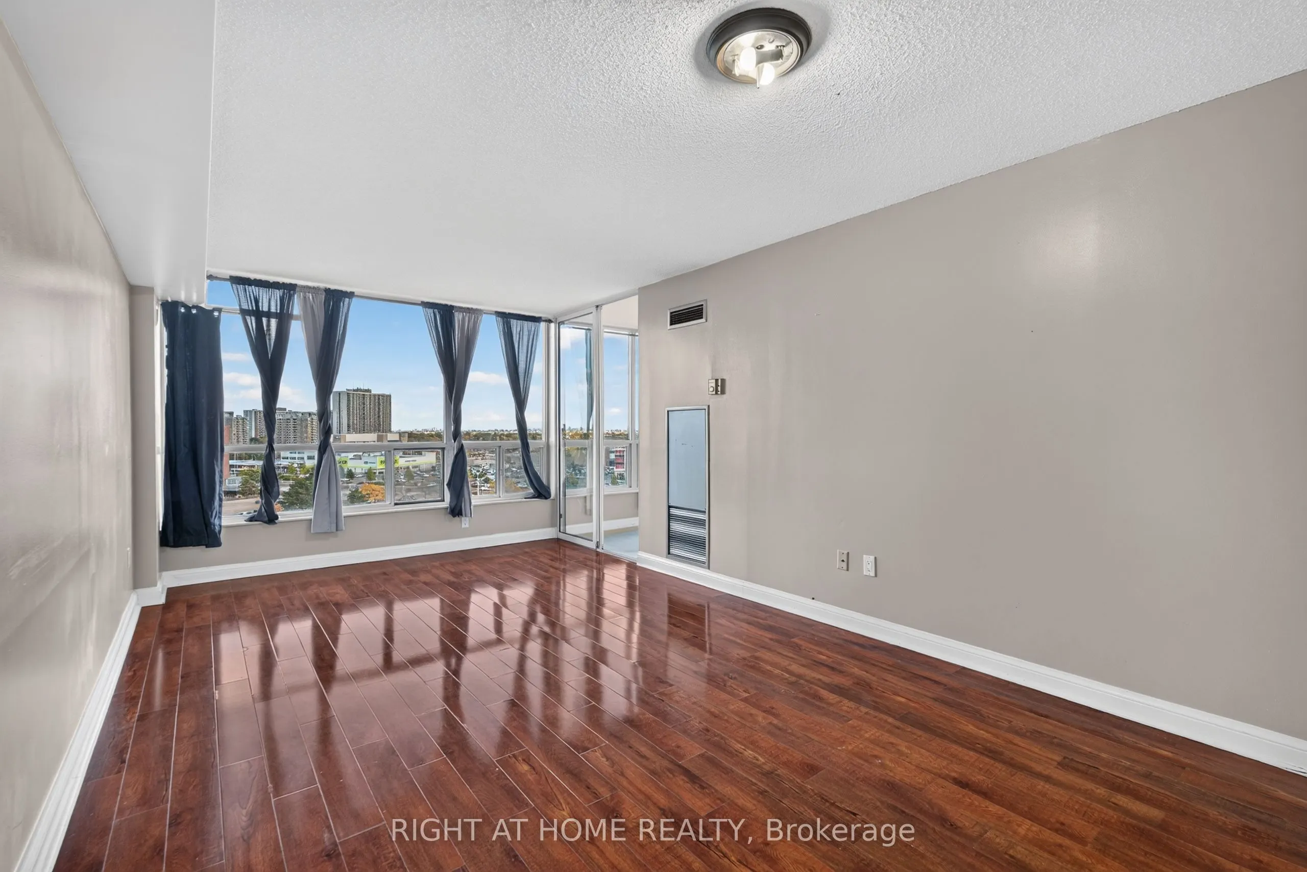 22 Hanover Road #708