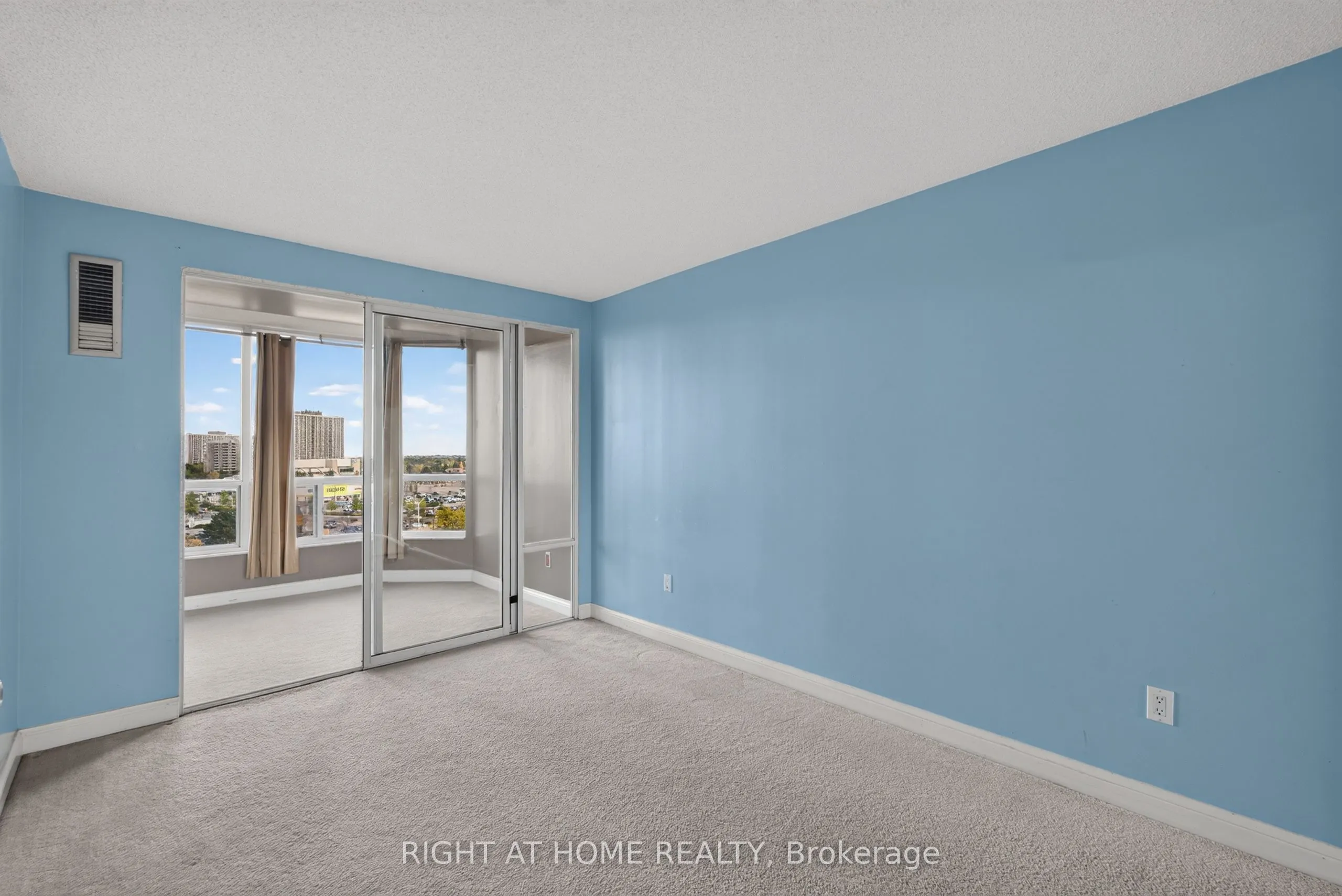 22 Hanover Road #708